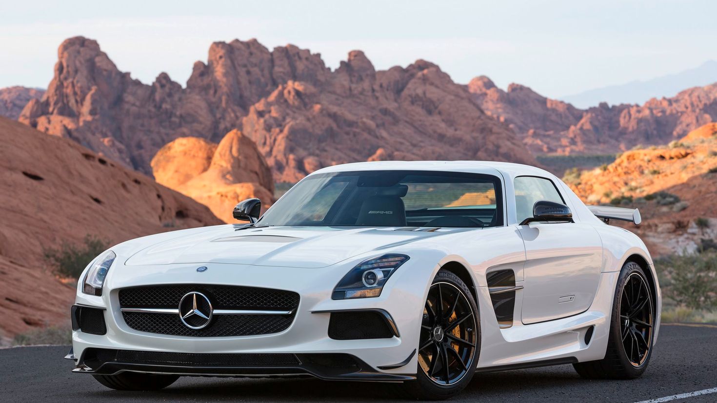 Mercedes-Benz-SLS-AMG