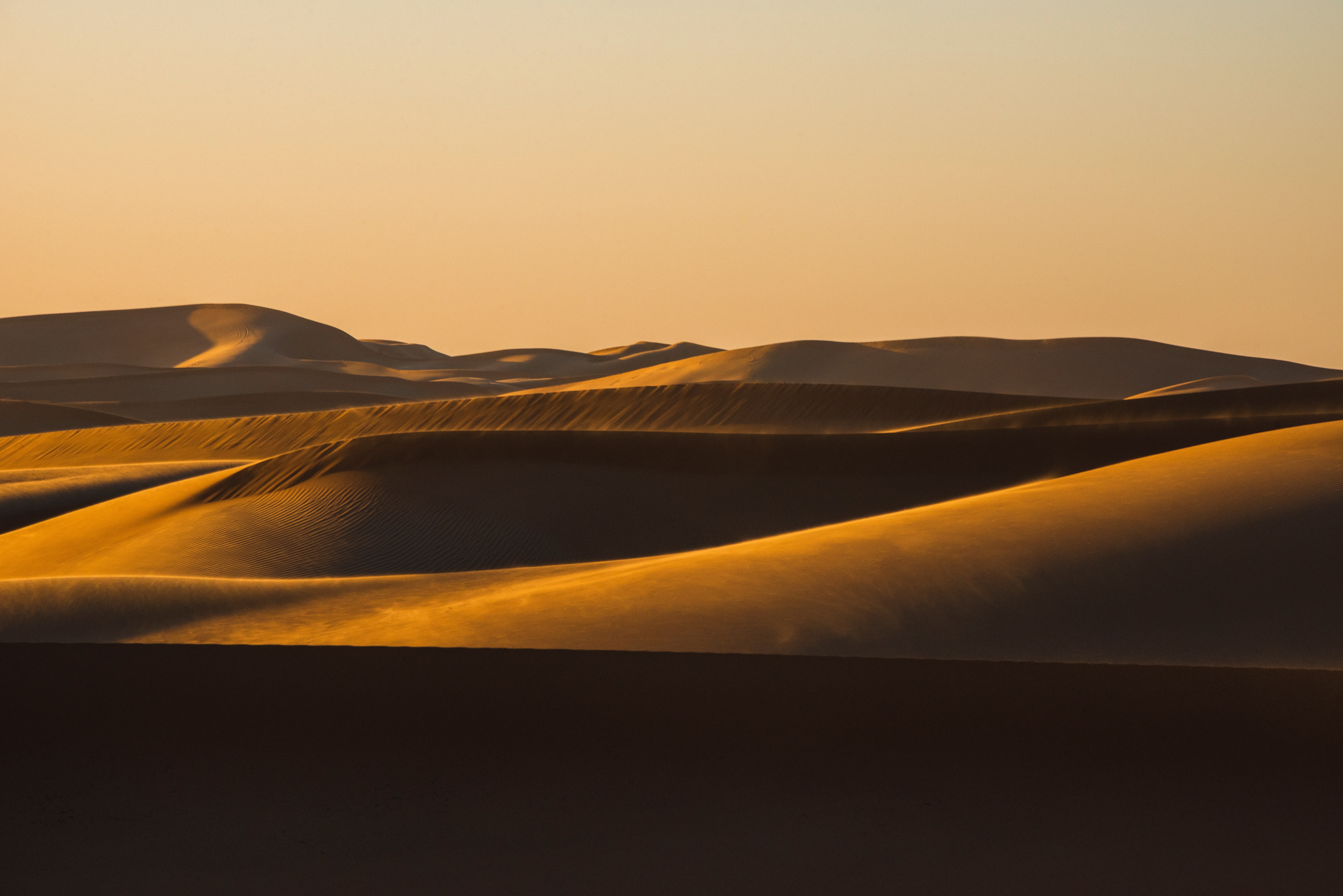 Скачать картинку Барханы, Песок, Дюны, Природа, Пустыня в телефон бесплатно.