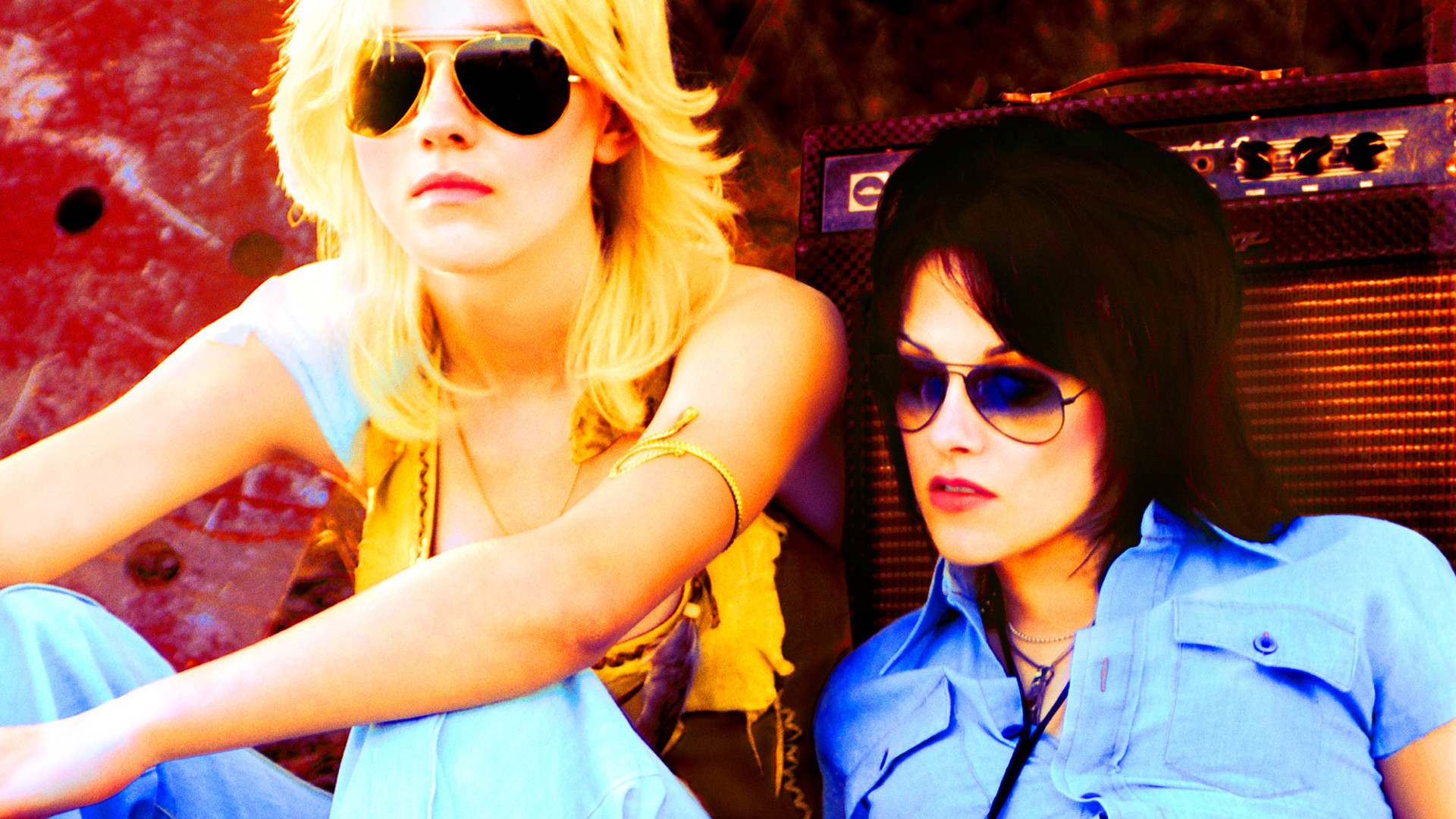 My runaway girl. Дакота Фаннинг Ранэвэйс. Ранэвэйс фильм 2010. Группа the Runaways. Kristen Stewart and Dakota Fanning Runaways.