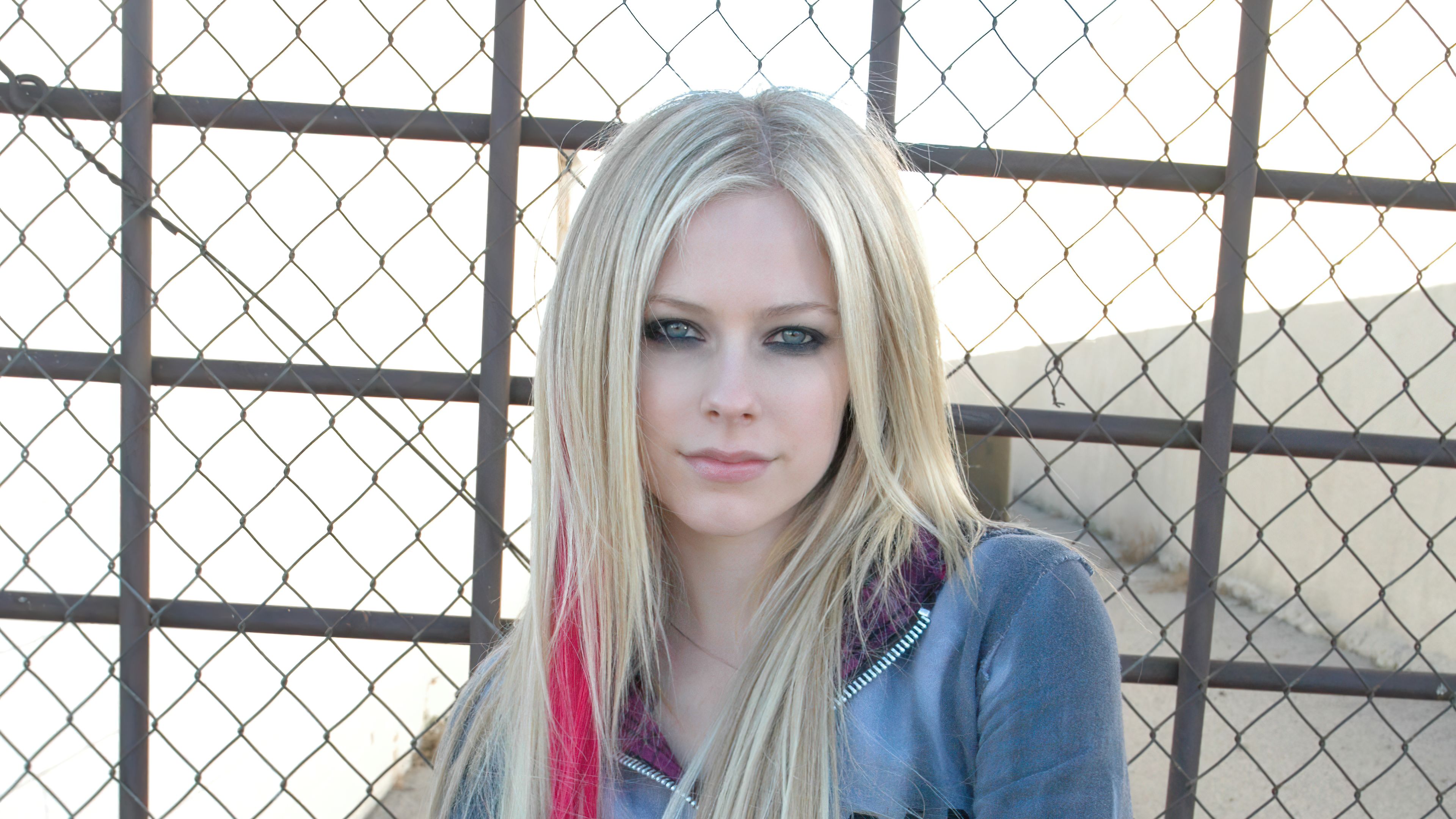 1533685 Salvapantallas y fondos de pantalla Avril Lavigne en tu teléfono. Descarga imágenes de  gratis