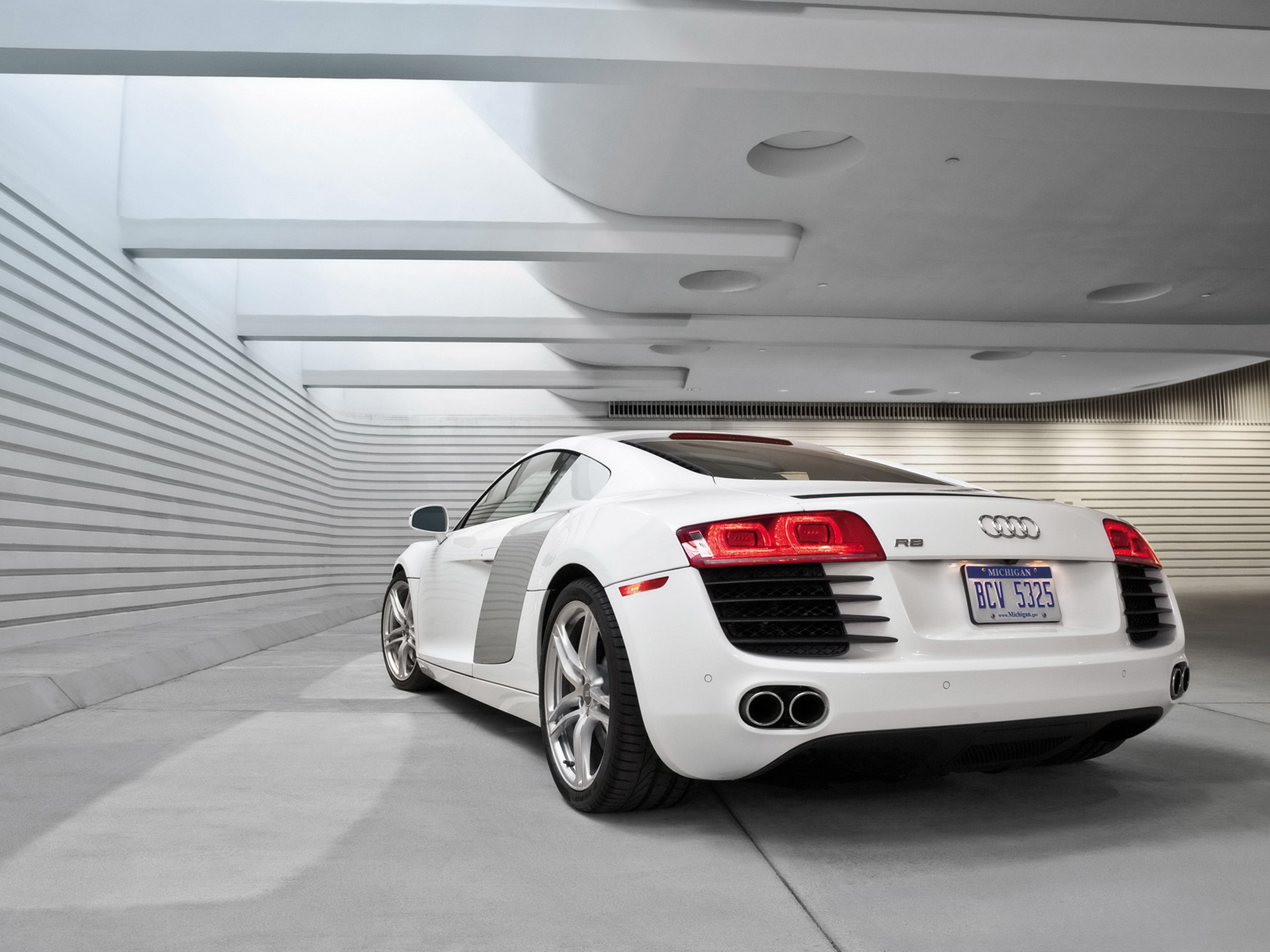 Audi r8 White