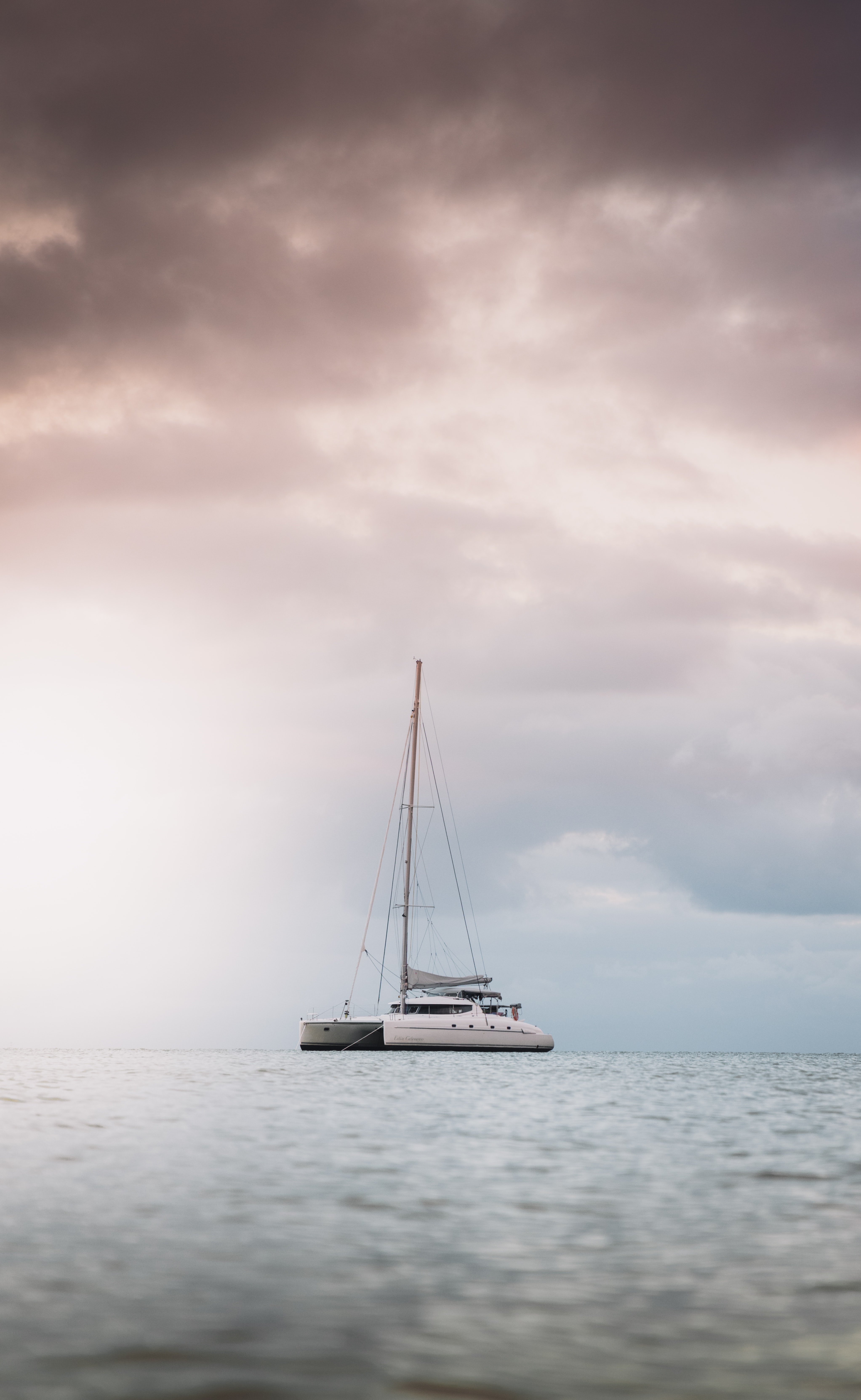 Handy-Wallpaper Clouds, Verschiedenes, Boot, Yacht, Sonstige, Ein Boot, Wasser, Sea kostenlos herunterladen.