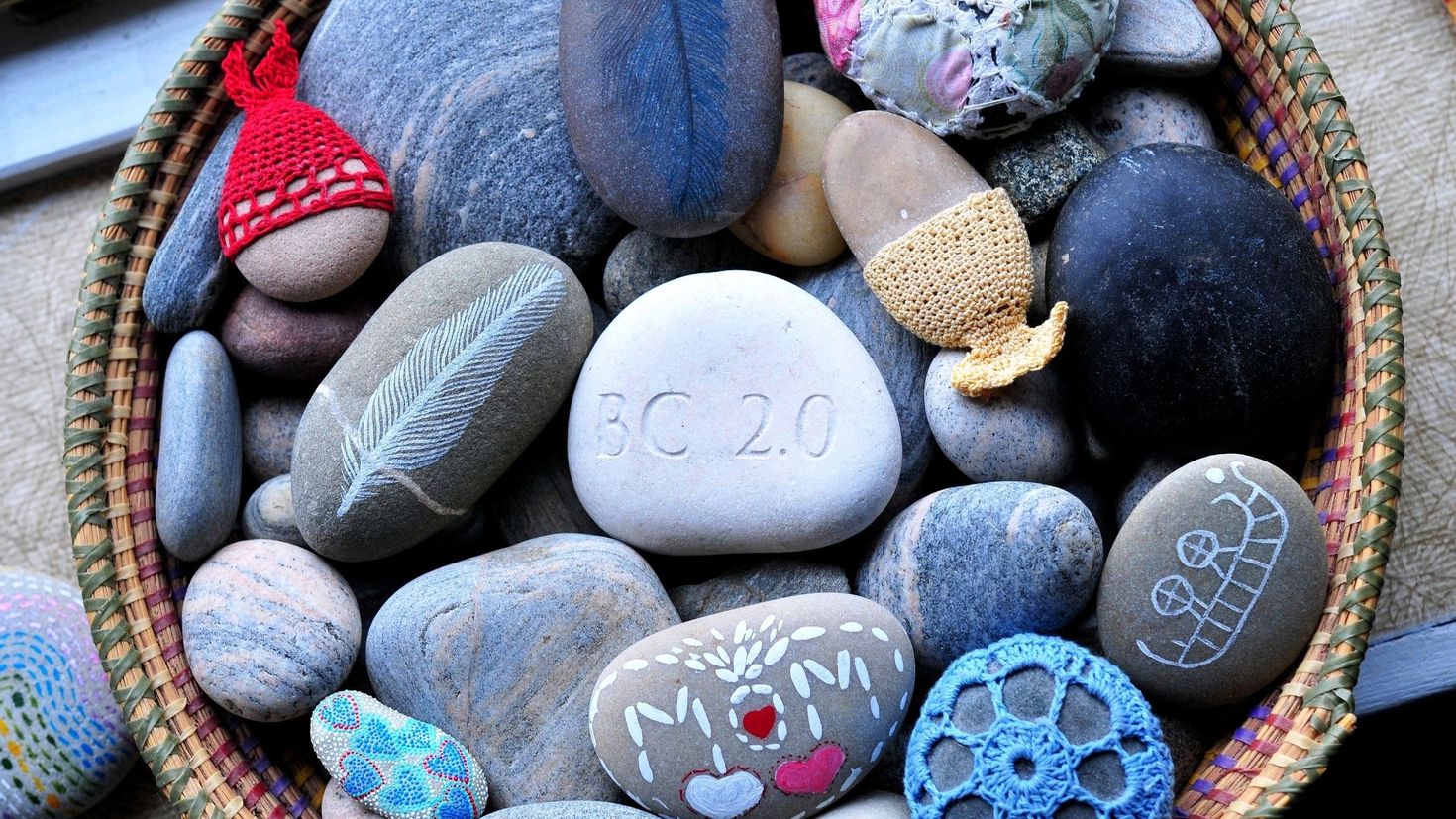 Разные картинки. Красивые камушки. Морские камешки. Красивые предметы. Фотообои морские камни.