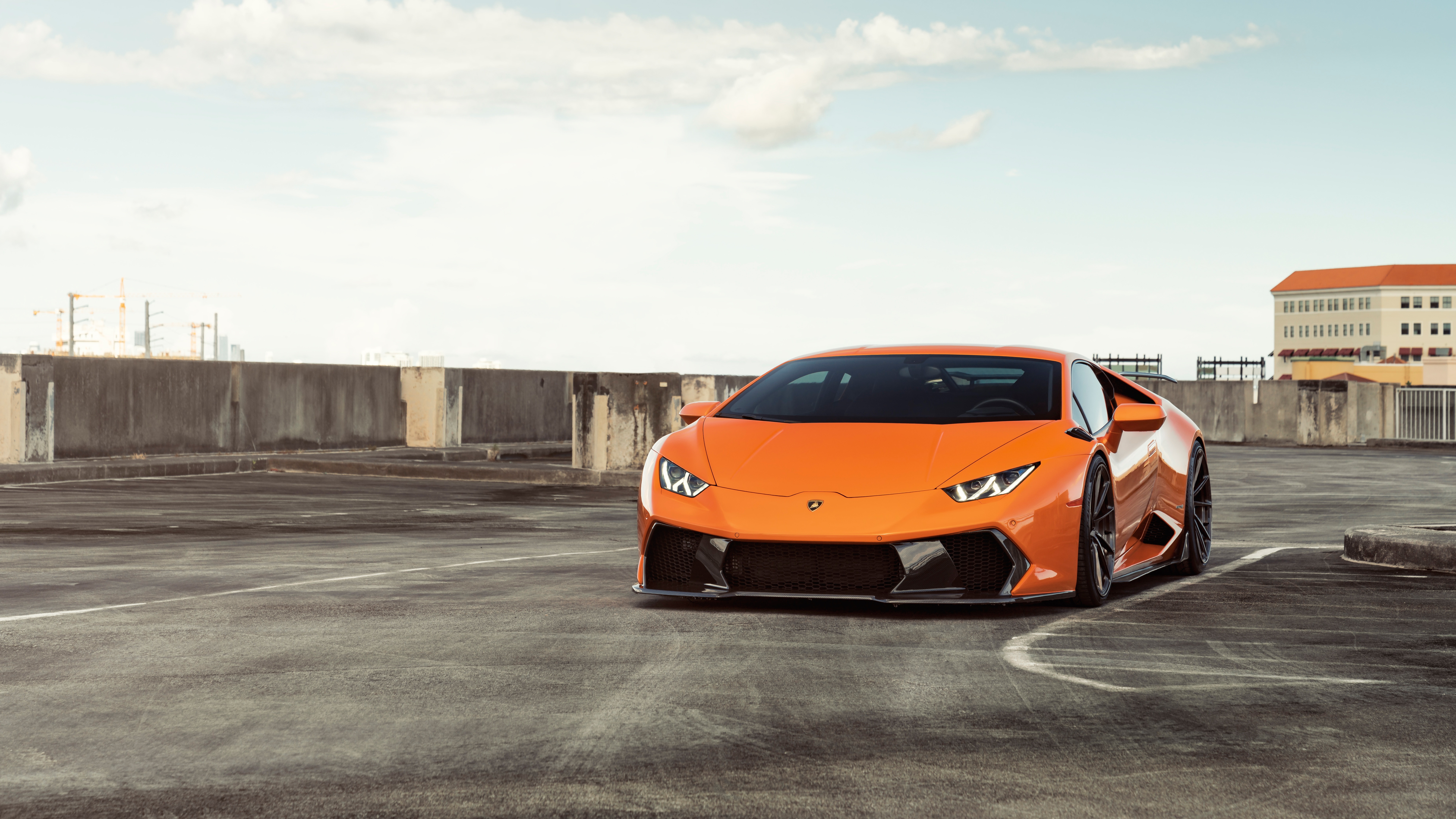 Lamborghini Huracan оранжевая