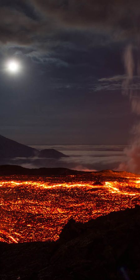 Вулкан вертикальное фото