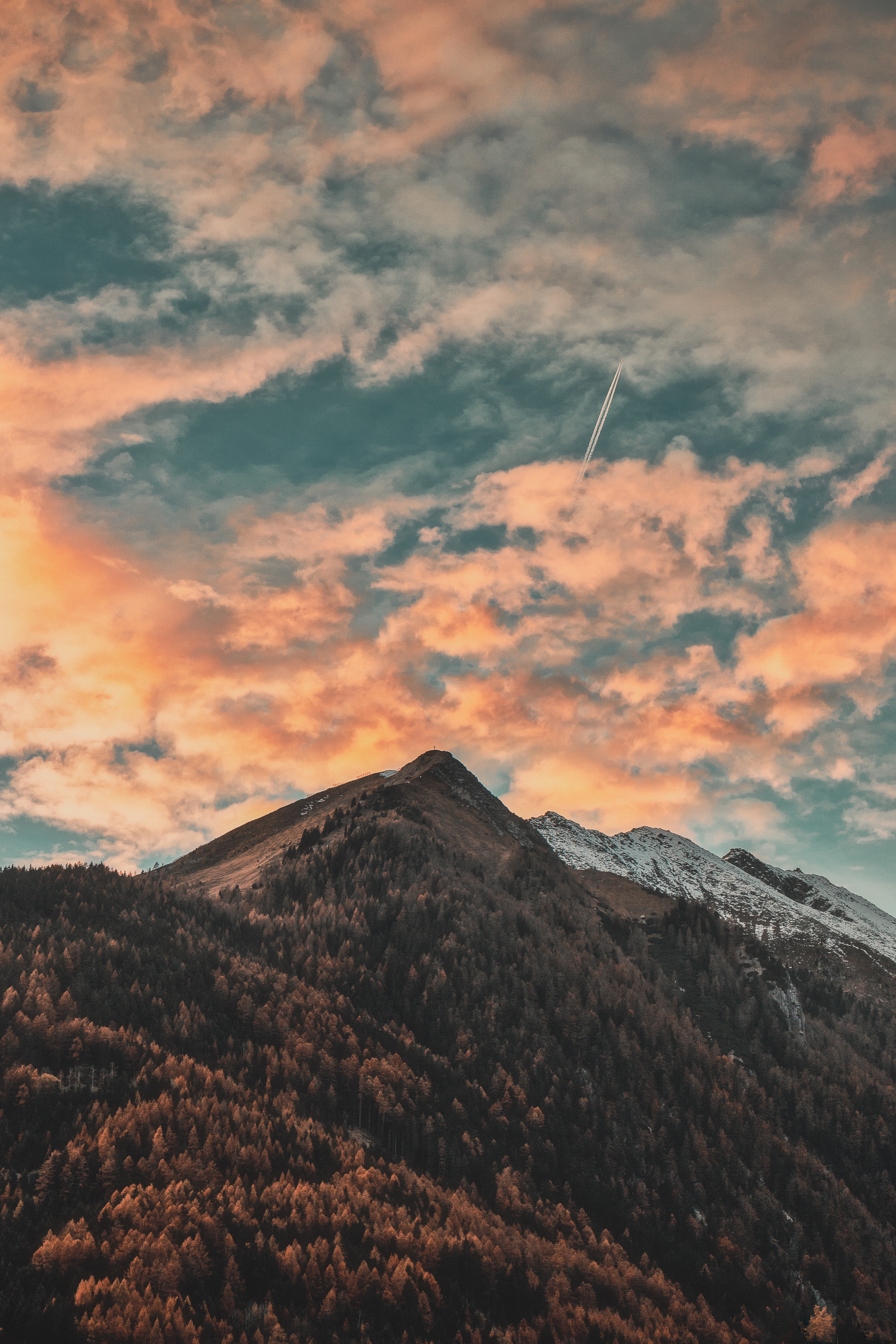 Descarga gratuita de fondo de pantalla para móvil de Alpes De Zillertal, Alpes De Cilliertal, Cielo, Naturaleza, Árboles, Montañas, Nubes, Otoño, Italia.
