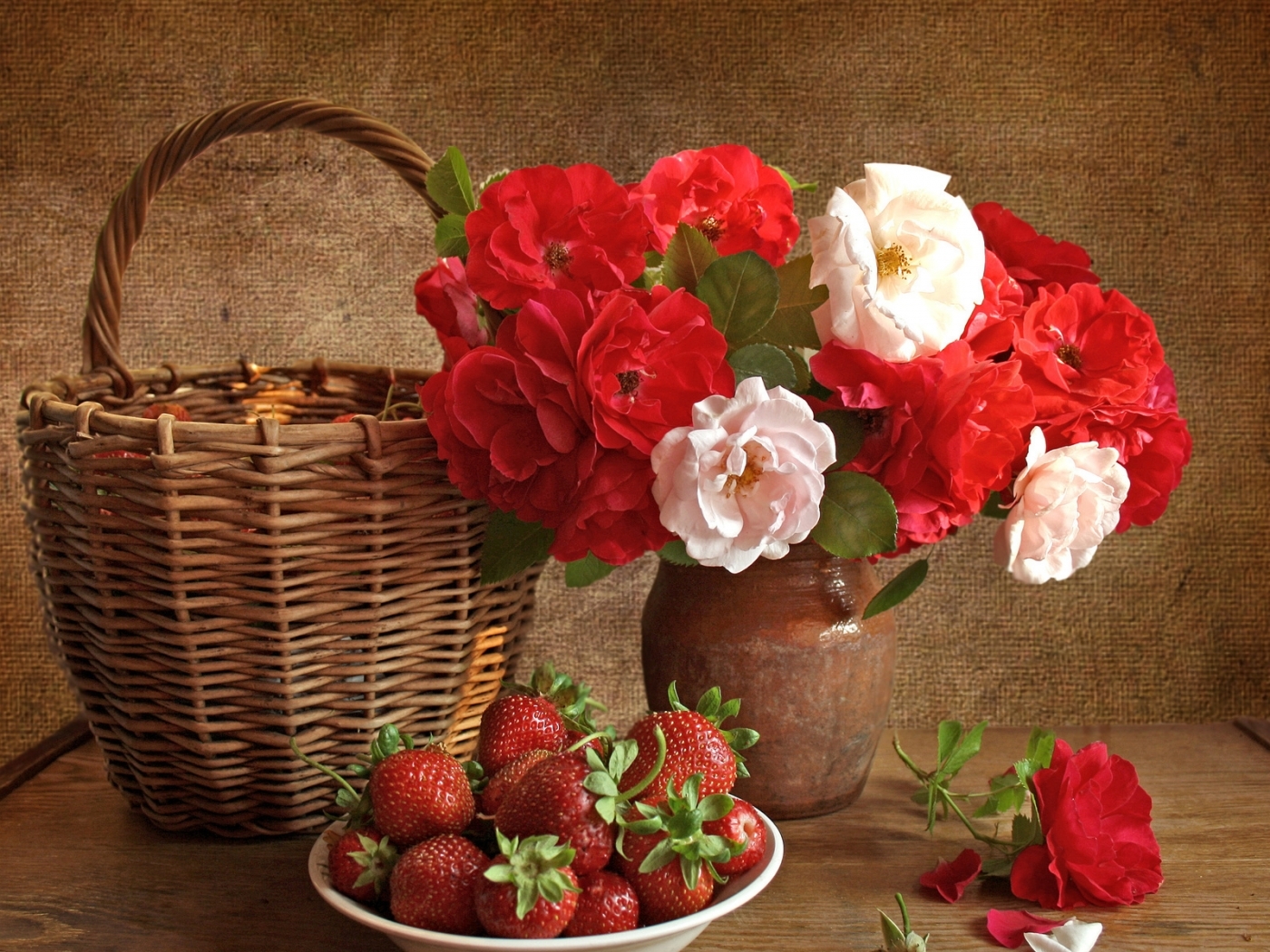 Download mobile wallpaper Landscape, Flowers, Strawberry for free.