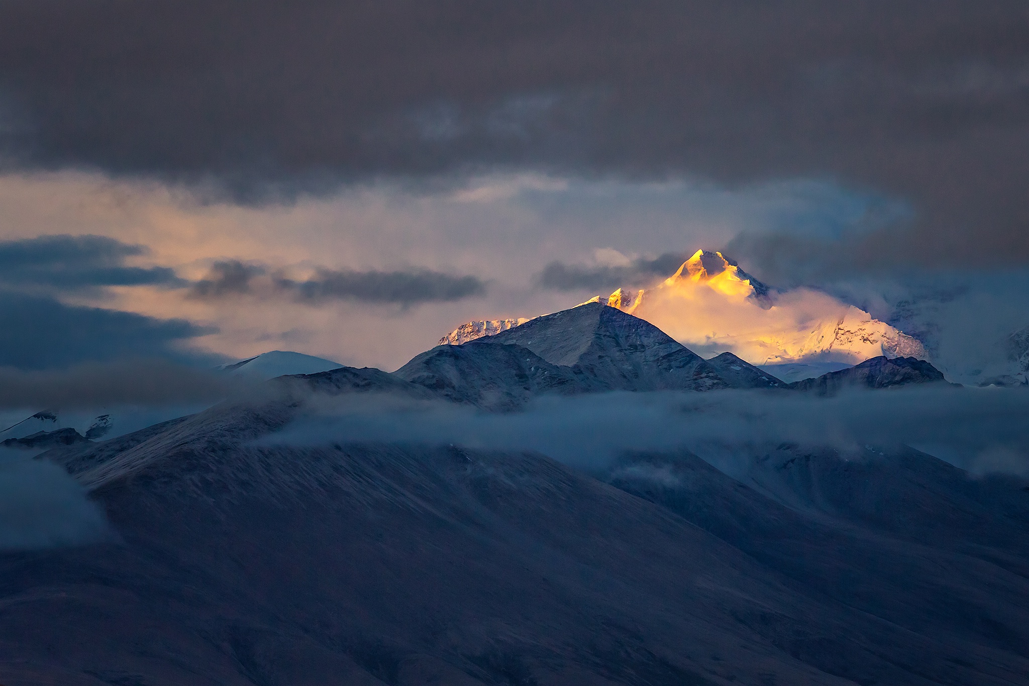 Горный пейзаж Тибет