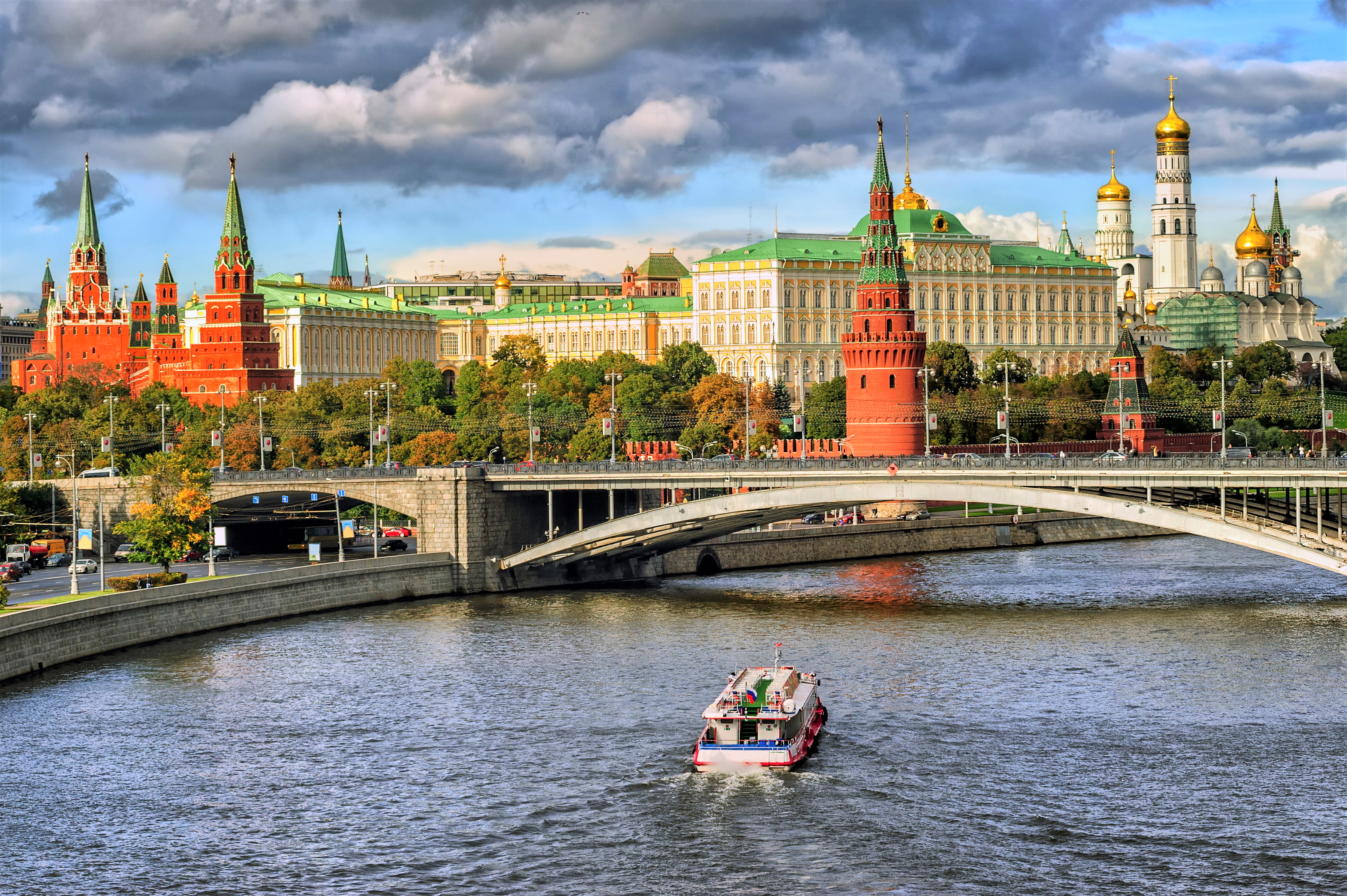 422829 免費下載壁紙 人造, 莫斯科, 建筑, 船, 城市, 河船, 俄罗斯, 交通工具 屏保和圖片