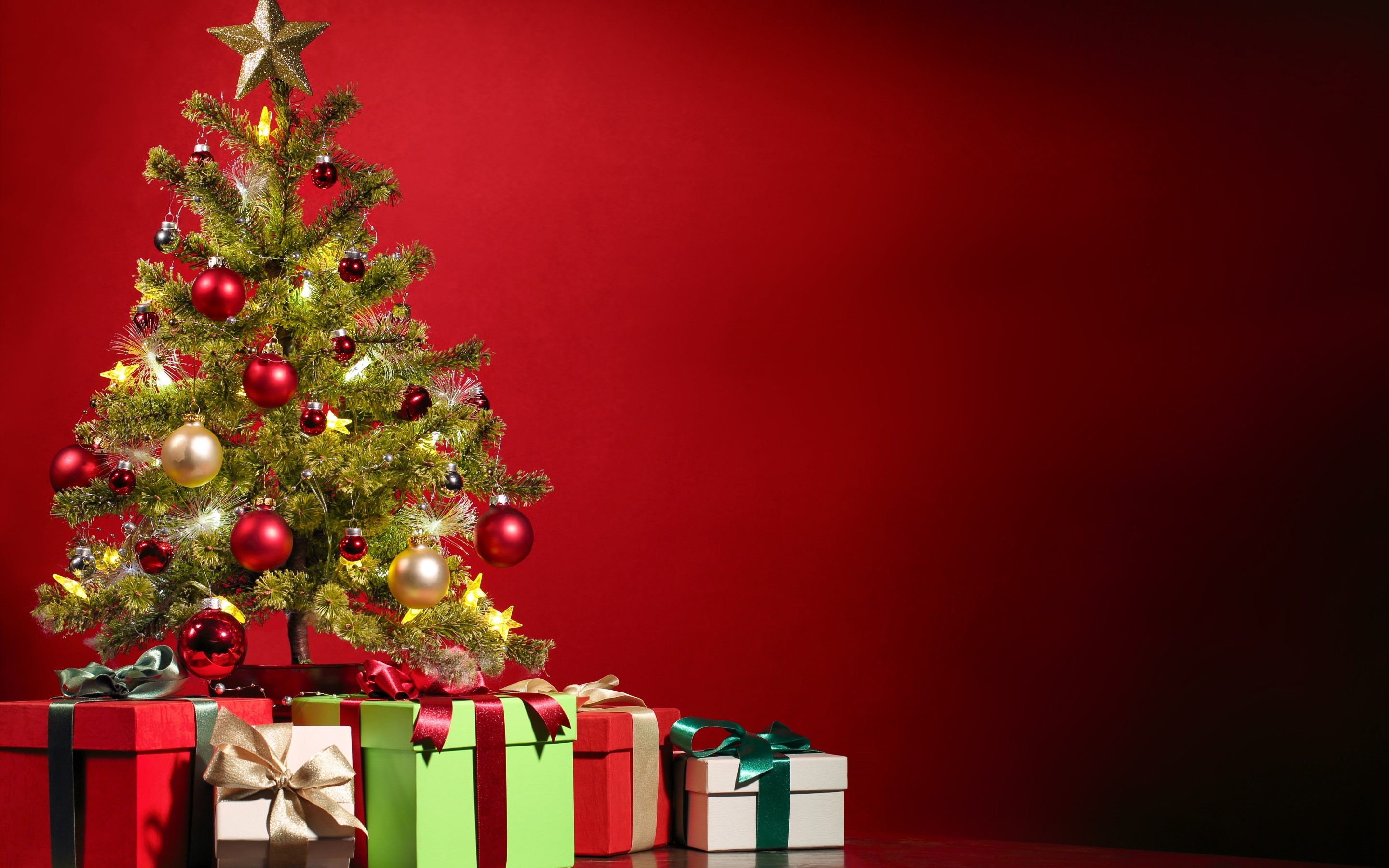1481821 скачать обои подарок, праздничные, рождество, рождественские украшения, рождественская елка - заставки и картинки бесплатно
