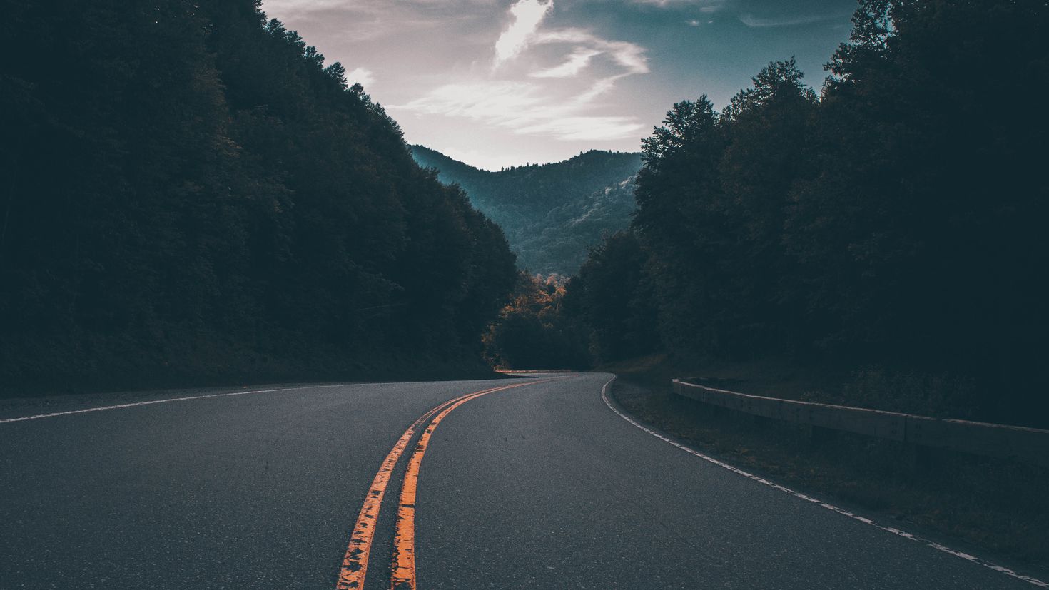 Road sleeping. Дорога. Красивая дорога. Фон дорога. Пейзаж дорога.