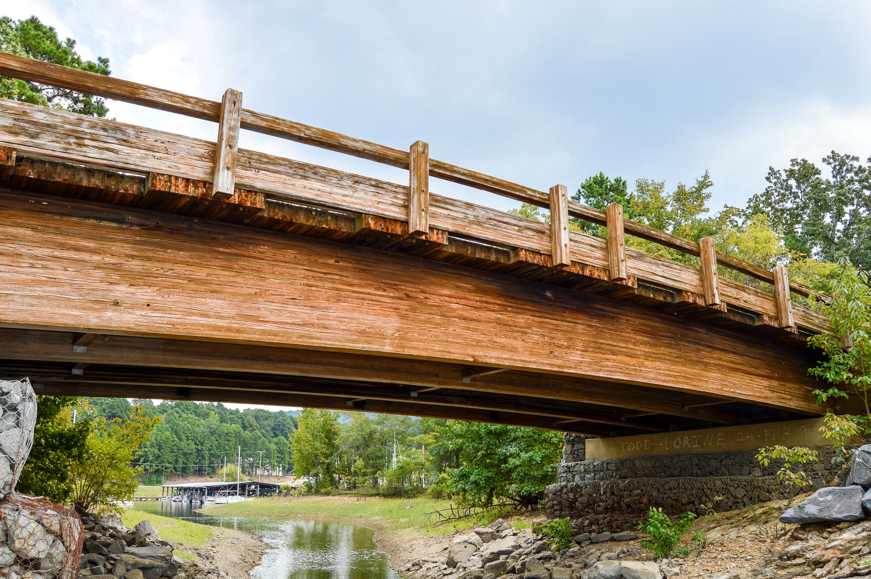 More wooden most wooden. Балочный Автодорожный мост. Деревянный мост. Деревянный мост через реку. Балочный деревянный мост.