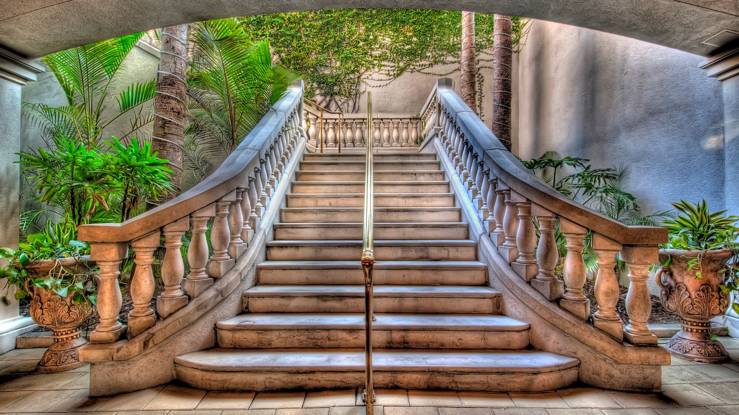 Морская лестница. Каменная лестница Гарибальди. Красивые ступеньки. Красивые лестницы. Красивая каменная лестница.
