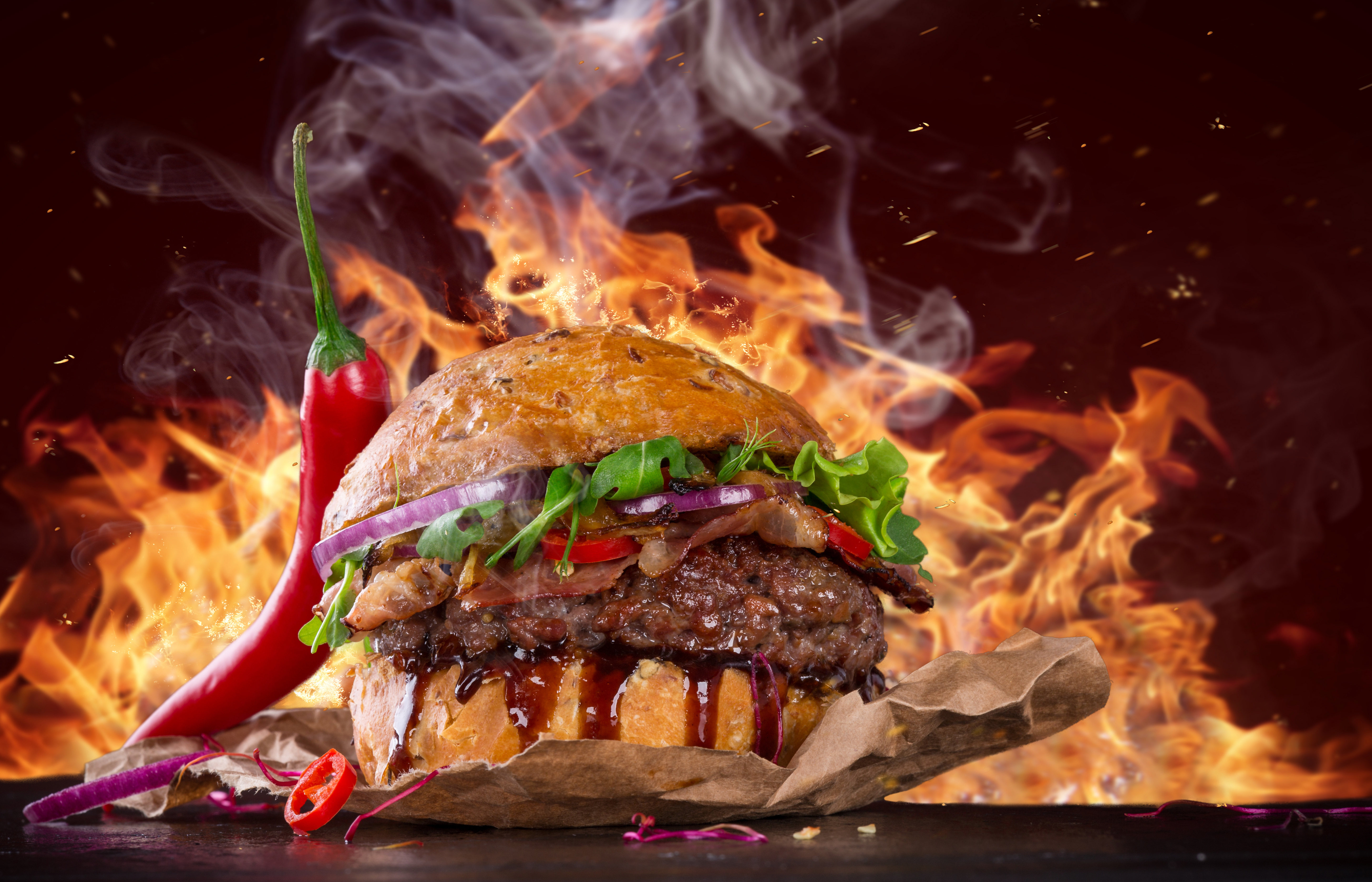 871348 Hintergrundbild herunterladen nahrungsmittel, hamburger, flamme, pfeffer - Bildschirmschoner und Bilder kostenlos