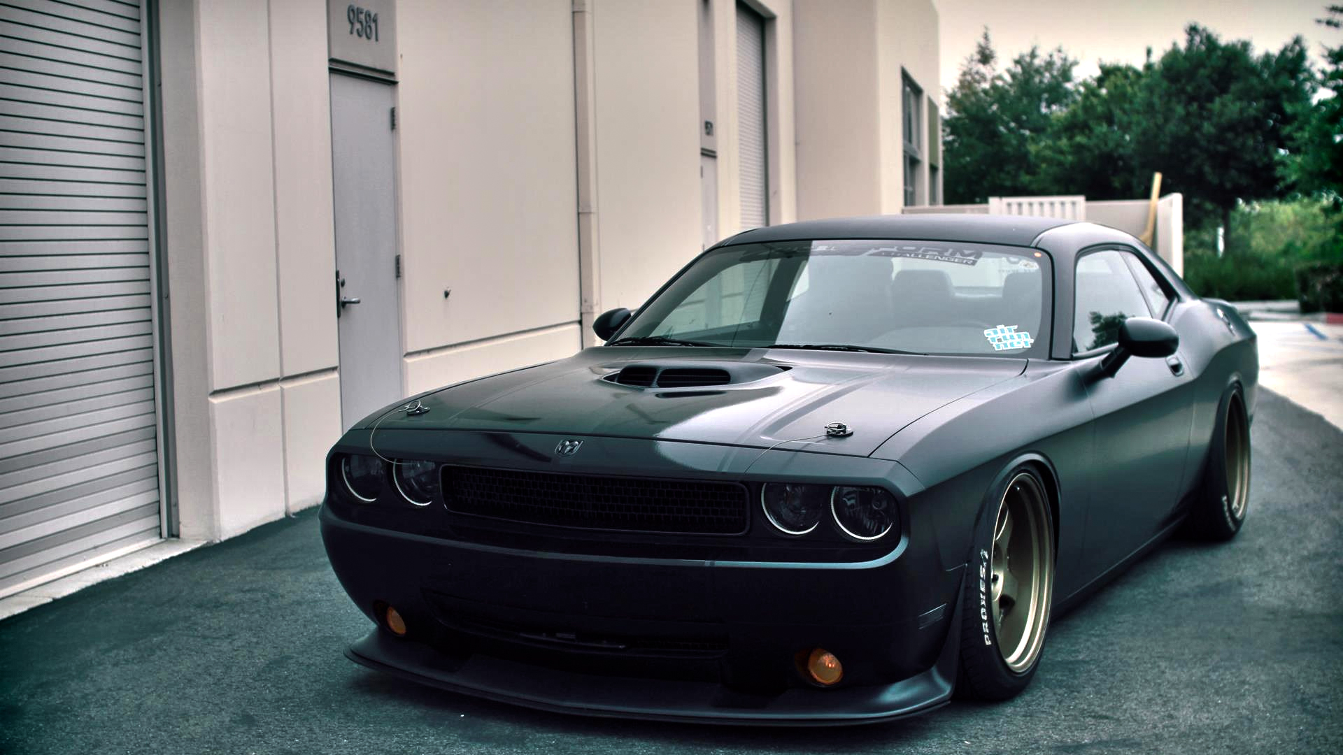 Dodge Challenger занижение