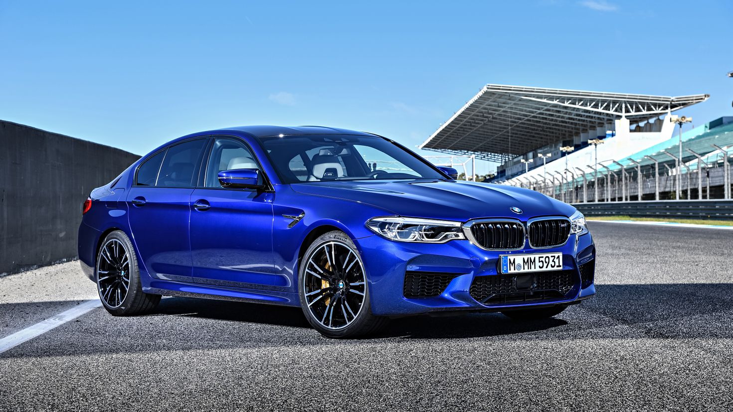 Bmw m5 привод. BMW. BMW m5 f90. БМВ g30 m5. BMW m5 f10 2018.