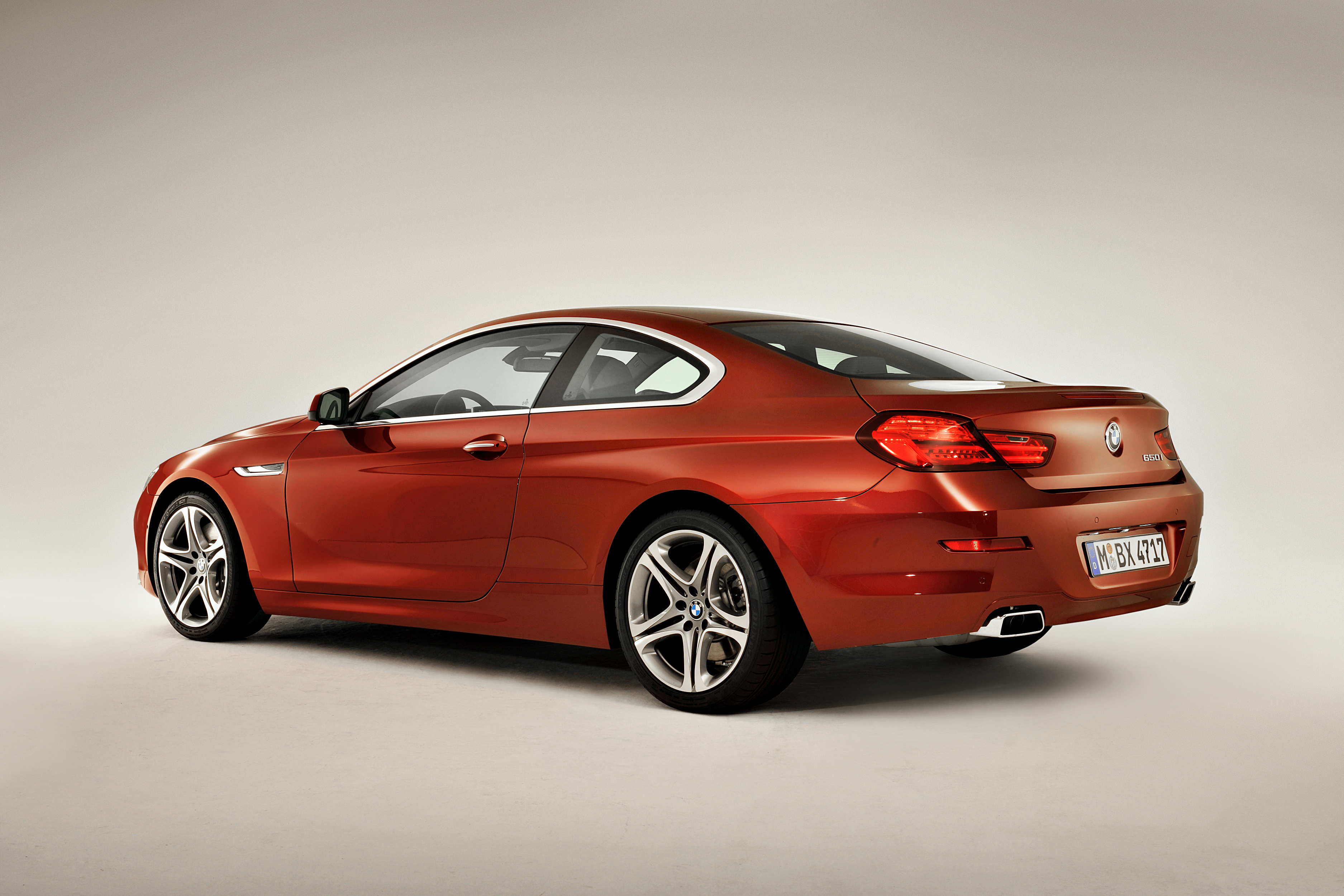 Автомобиль 3 4. BMW 650i 2012. BMW 650i Coupe 2011. BMW 6 Series Coupe f13. BMW 650i 2014.