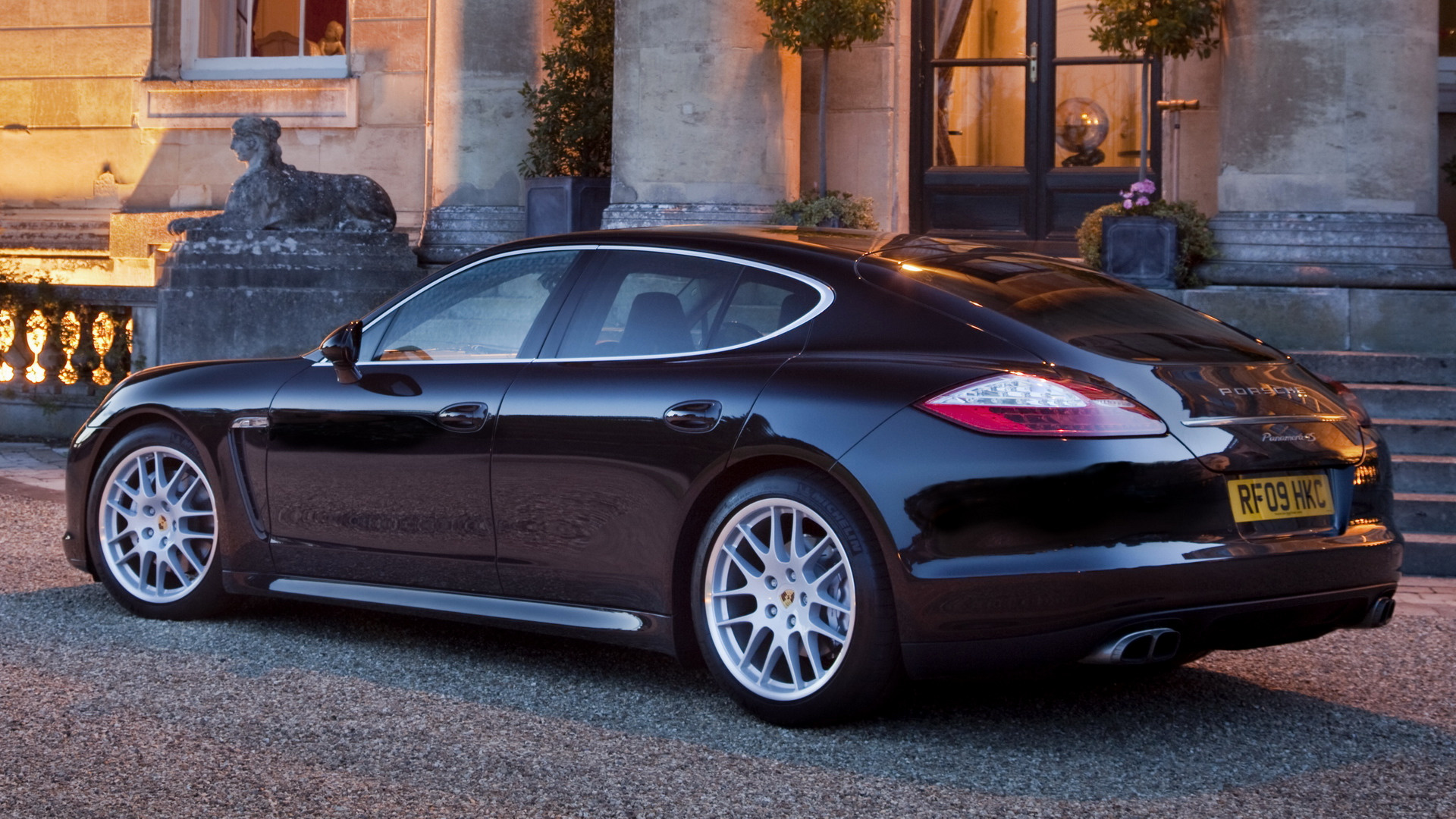 Porshe Panamera 4