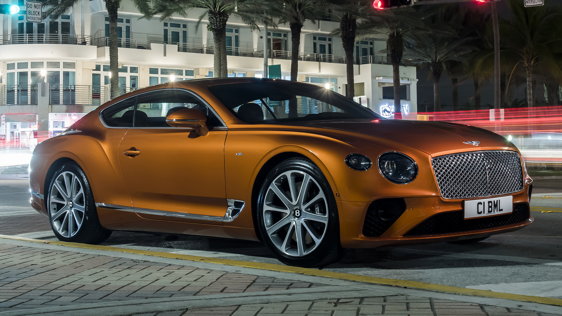 Bentley Continental тёмно зелёный матовый