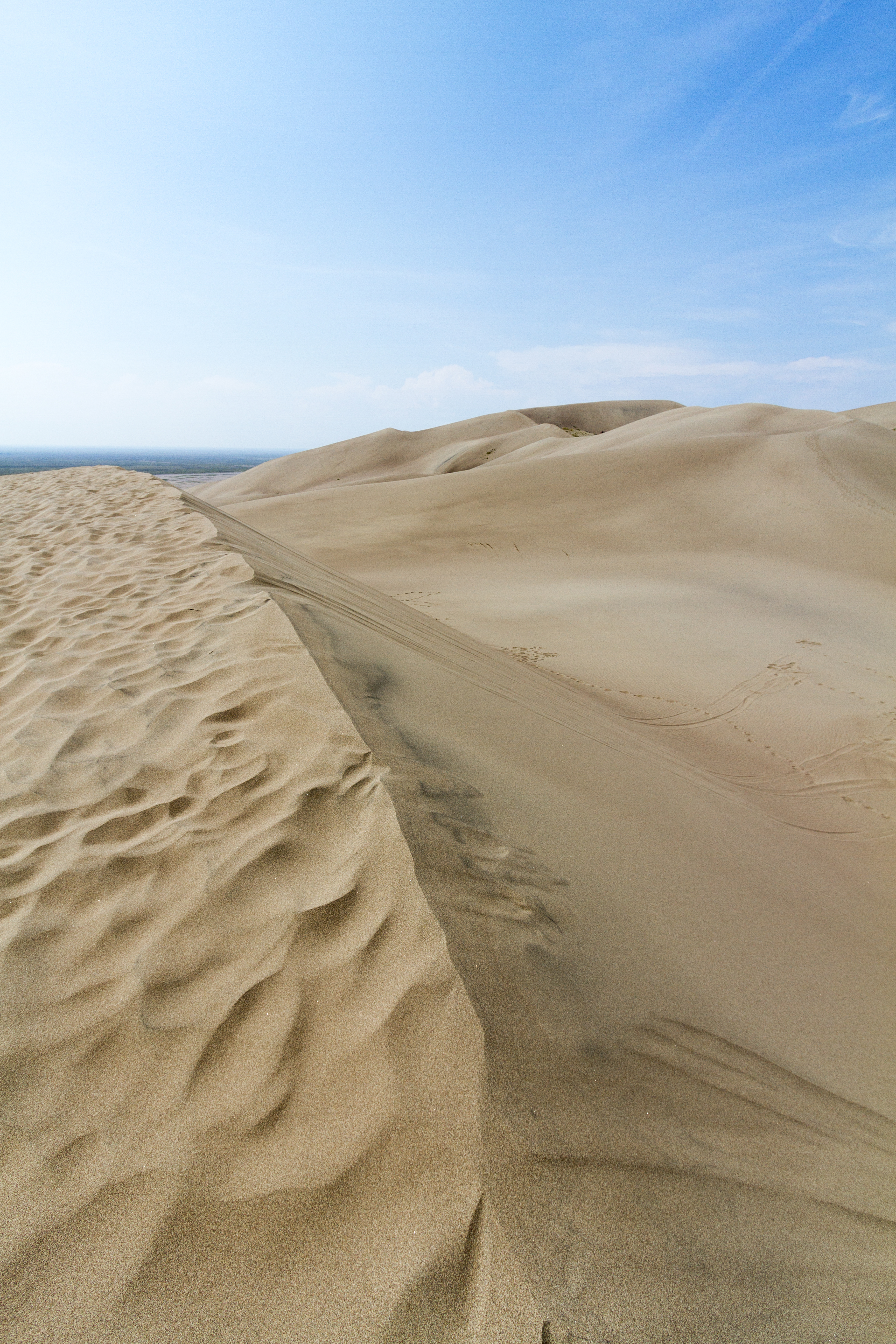 Скачать картинку Песок, Холмы, Пейзаж, Дюны, Пустыня, Природа в телефон бесплатно.