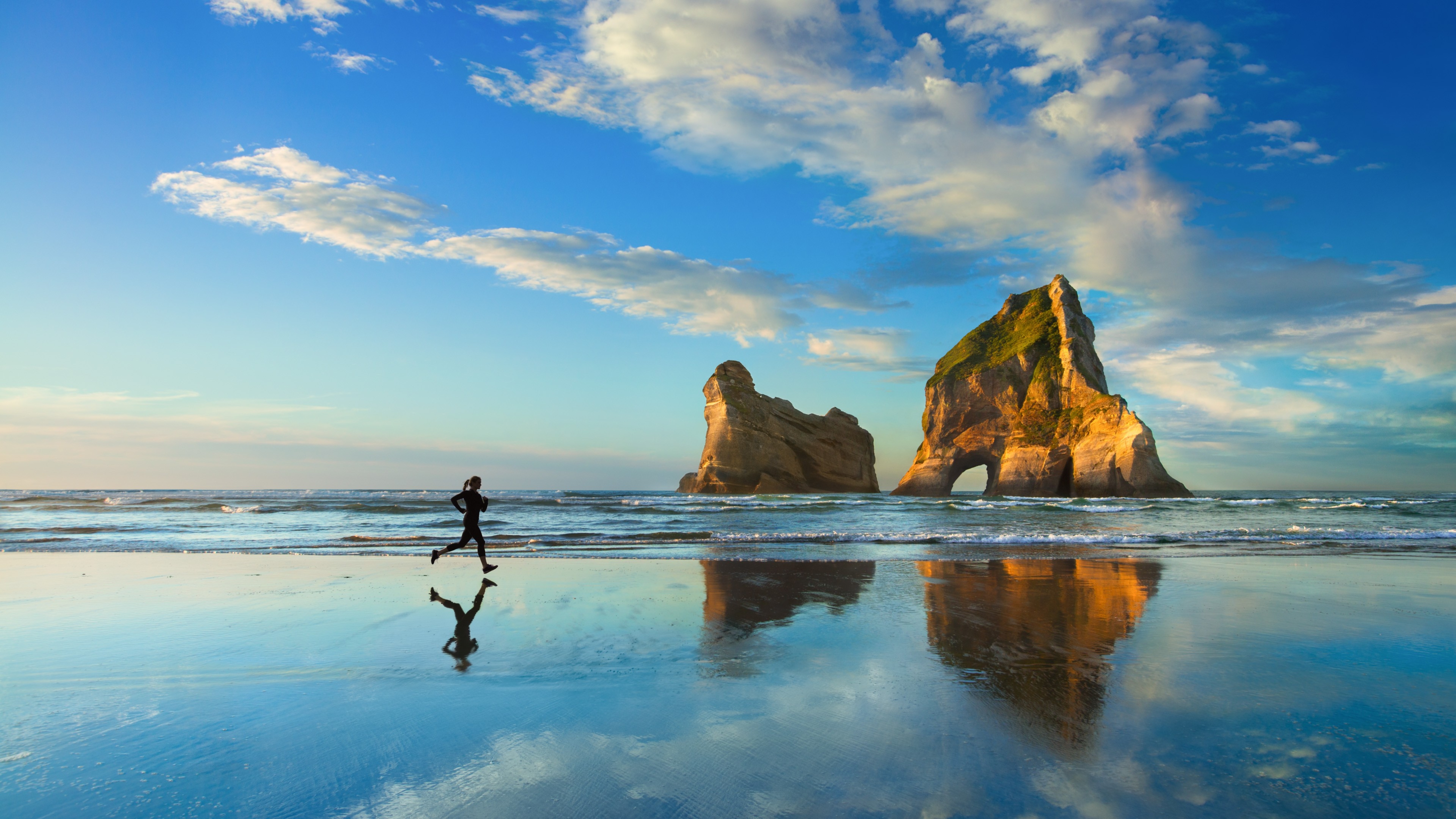 715326 descargar fondo de pantalla fotografía, reflejo, arco natural, playa, nube, horizonte, océano, correr, pintoresco: protectores de pantalla e imágenes gratis
