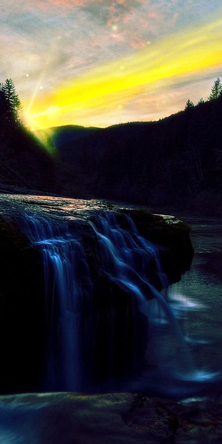 Сумерки водопад. Сияние водопад вертикальные. Водопад Сумерки. Лес водопад Сумерки. Природа водопады 240 на 320.
