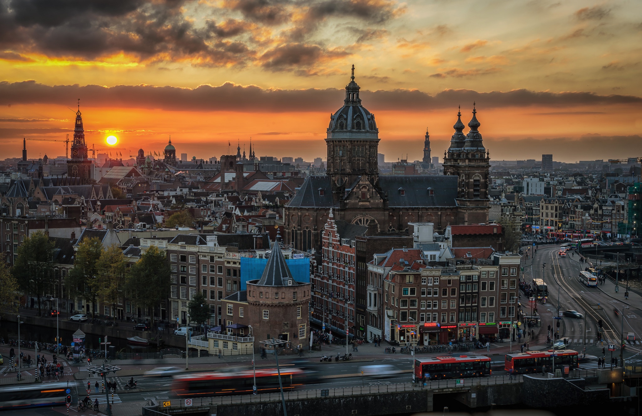 424281 скачать картинку амстердам, сделано человеком, здание, город, нидерланды, закат, города - обои и заставки бесплатно