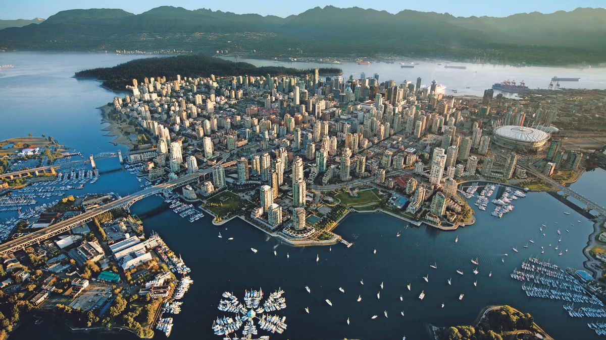 Лучшие города сша для жизни. Ванкувер Канада. Ванкувер City Canada. Ванкувер Британская Колумбия. Торонто Канада с высоты птичьего полета.