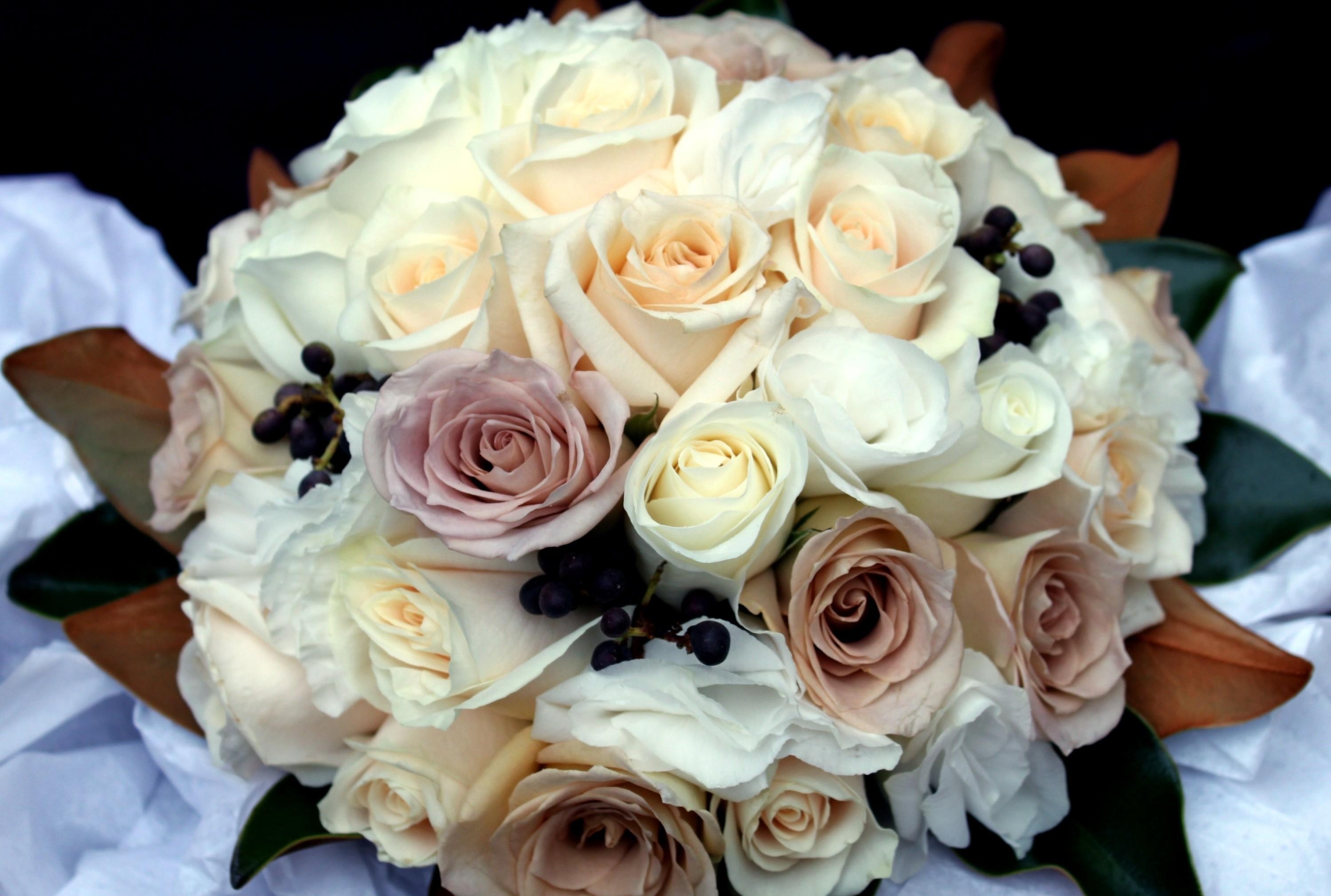 125864 Hintergrundbild herunterladen blumen, roses, strauß, bouquet, hübsch, es ist wunderschön - Bildschirmschoner und Bilder kostenlos
