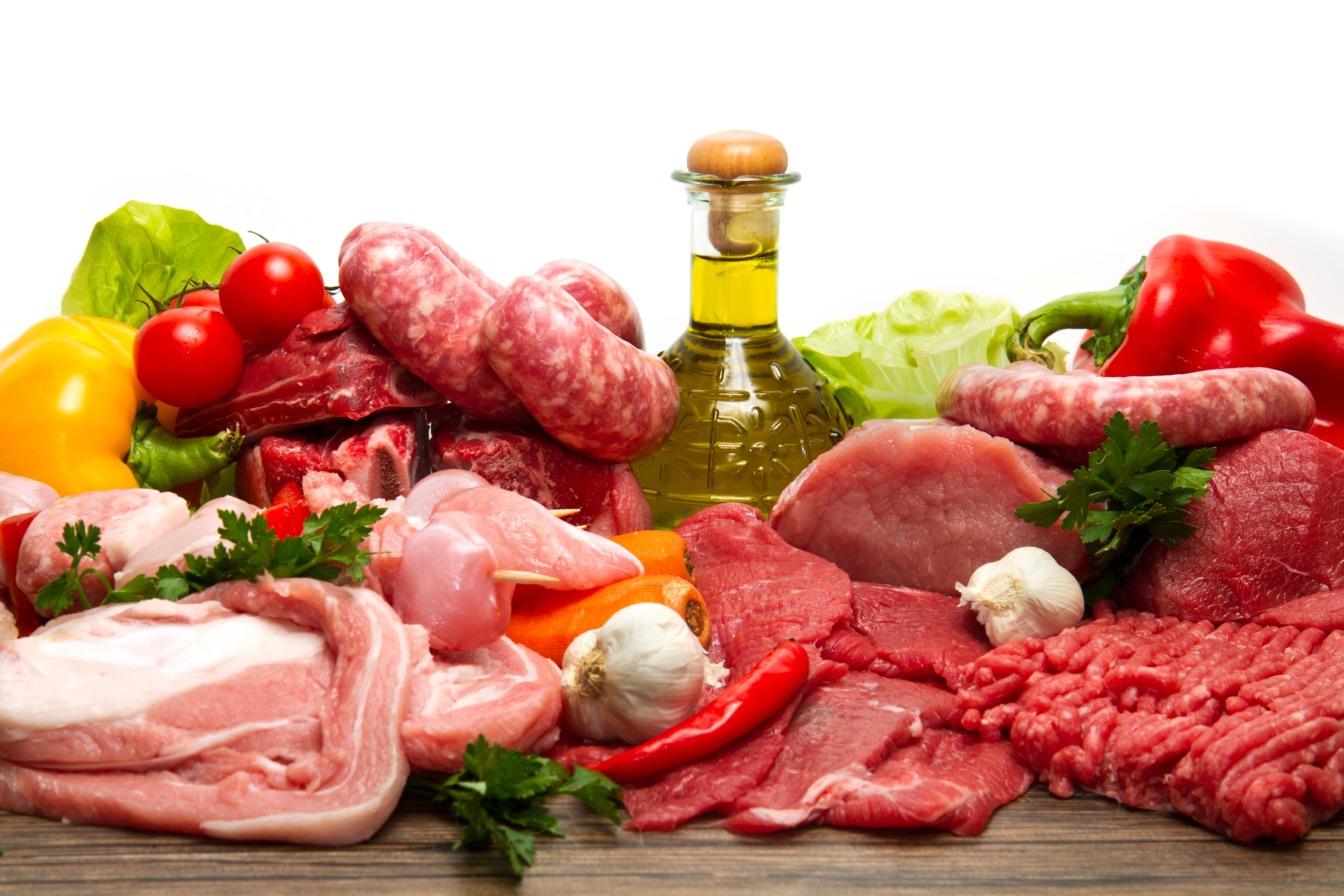 Яса 4. Мясные продукты. Свежее мясо. Мясо и мясопродукты. Мясо на белом фоне.