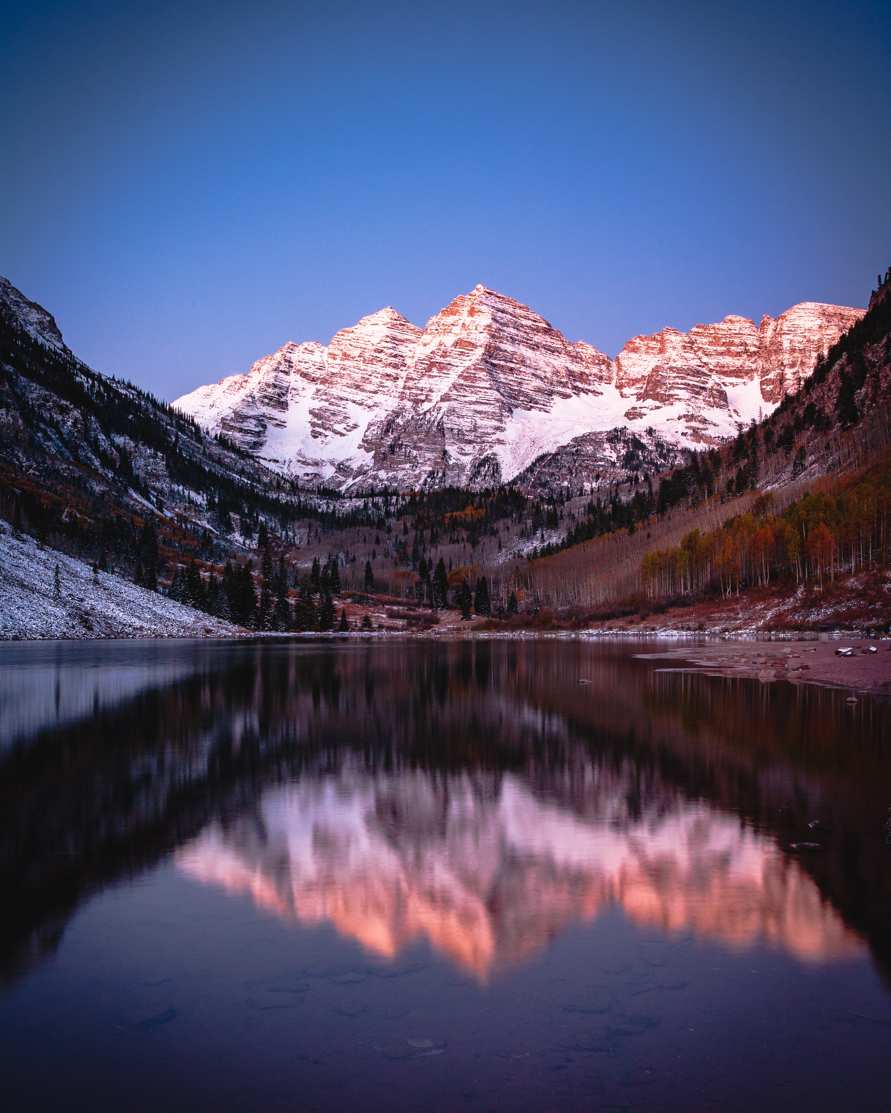 115735 Bild herunterladen natur, berg, see, reflexion, schneebedeckt, snowbound - Hintergrundbilder und Bildschirmschoner kostenlos
