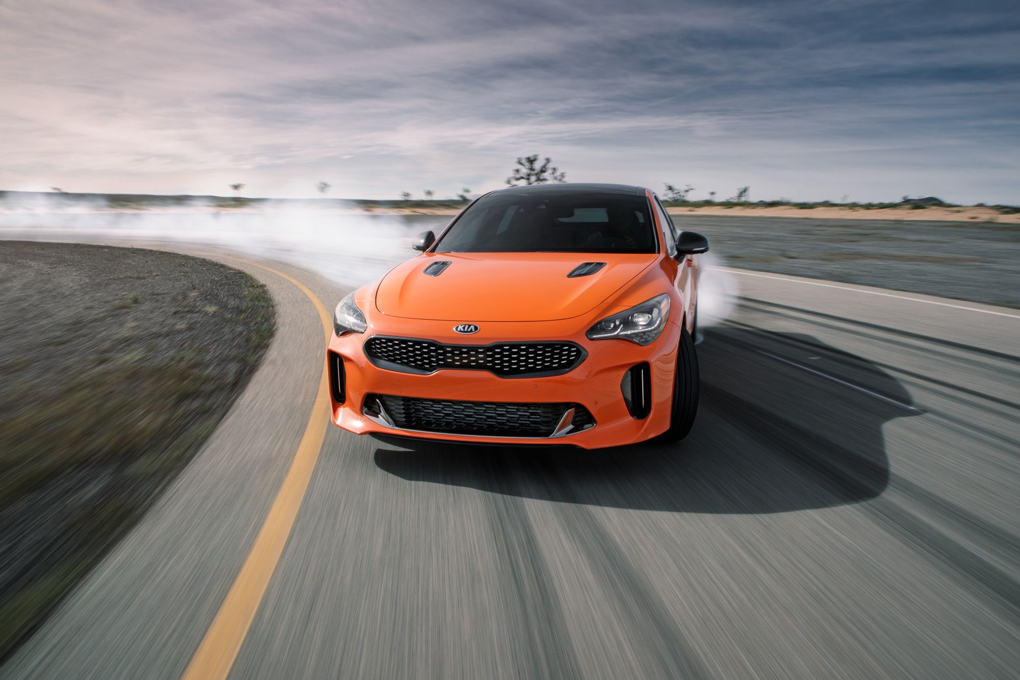 Kia спортивная Stinger