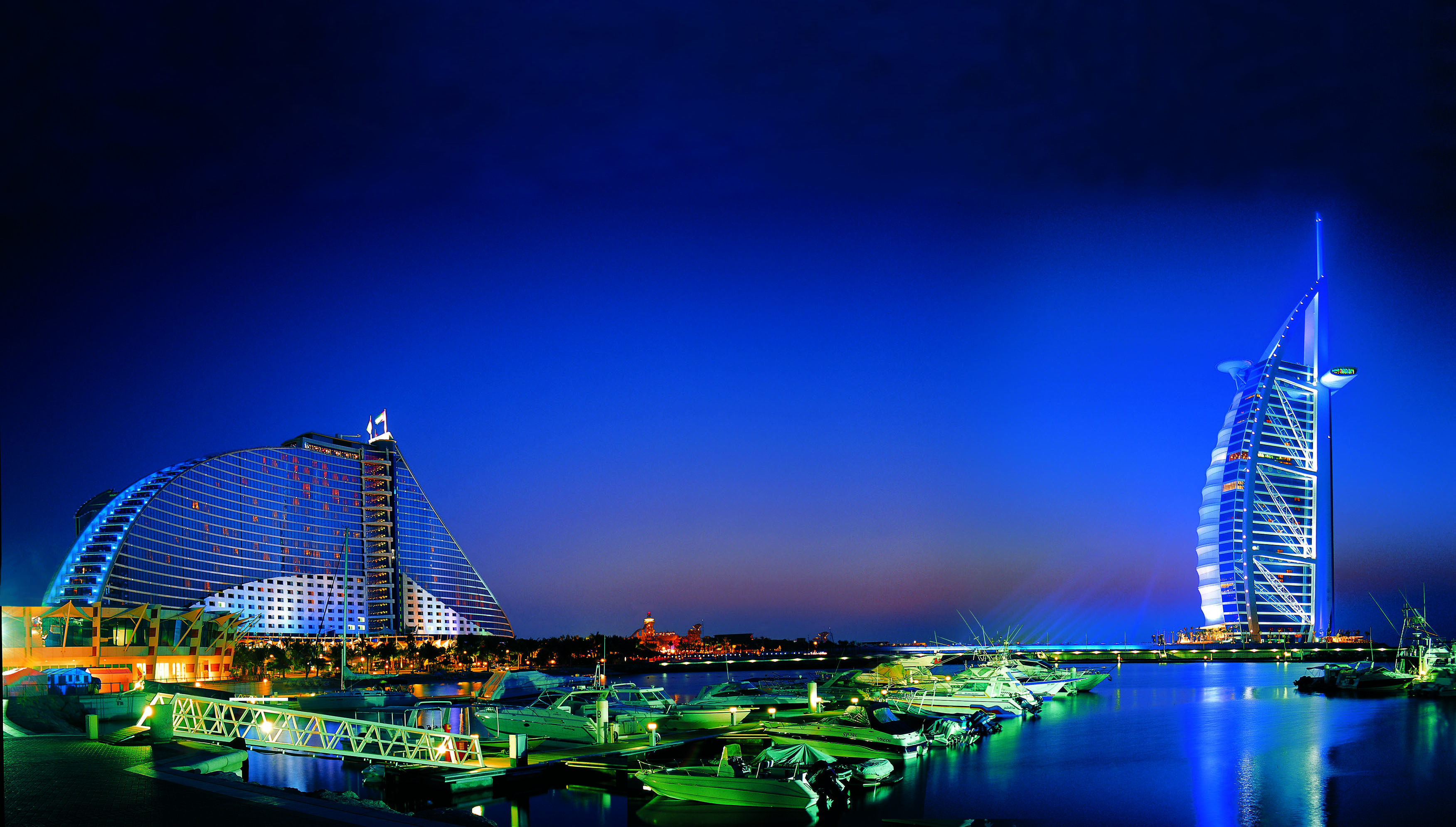 1460570 免費下載壁紙 人造, 迪拜, 船, 建造, 城市, 港口, 夜晚 屏保和圖片