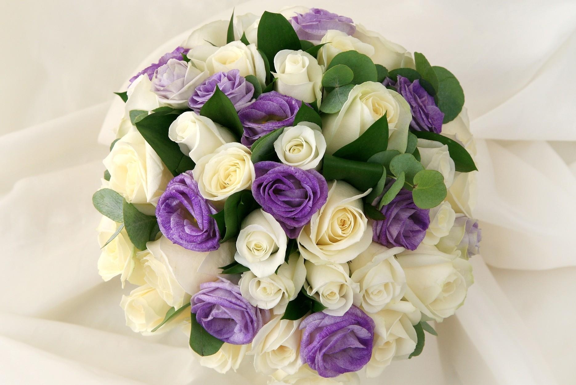 leaves, flowers, roses, bouquet, handsomely, it's beautiful, lisianthus russell, lisiantus russell