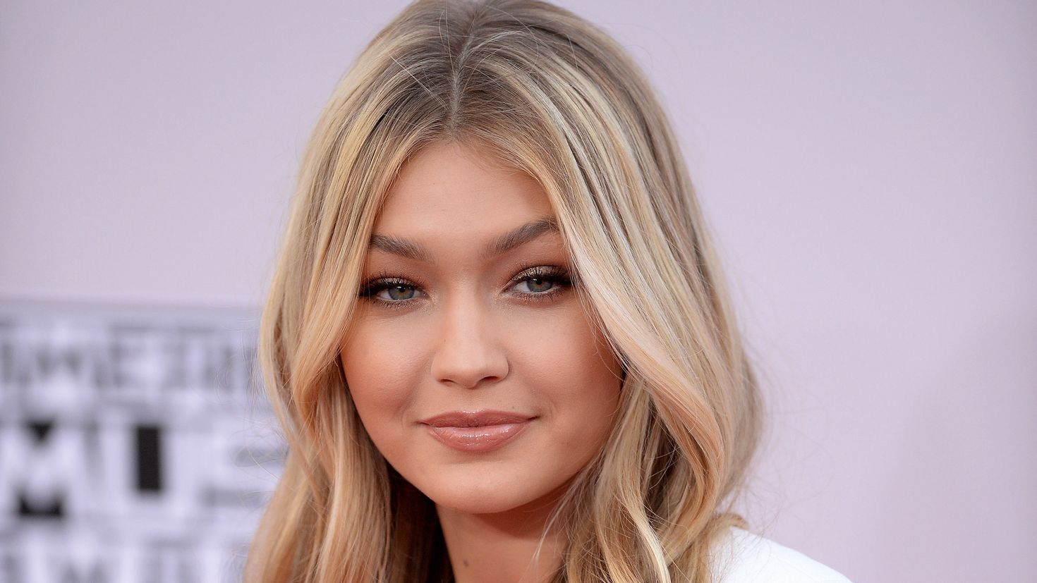 Gigi hadid. Джиджи Хадид. Модель Джиджи Хадид. Джелена Нура Хадид. Джей Джей Хадид.