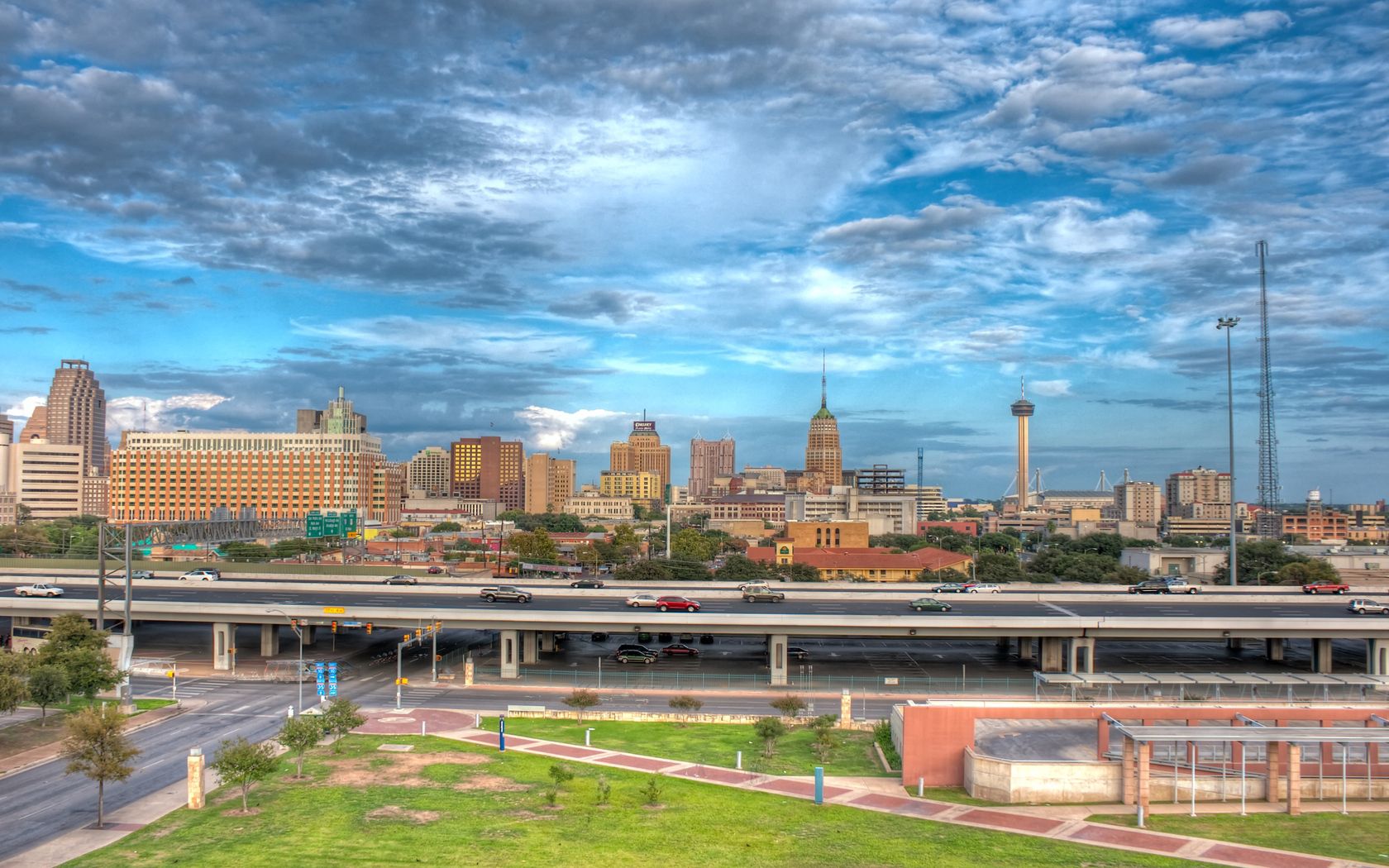Laden Sie das Städte, Gebäude, Straße, Brücke, Panorama, San Antonio, Texas-Bild kostenlos auf Ihren PC-Desktop herunter