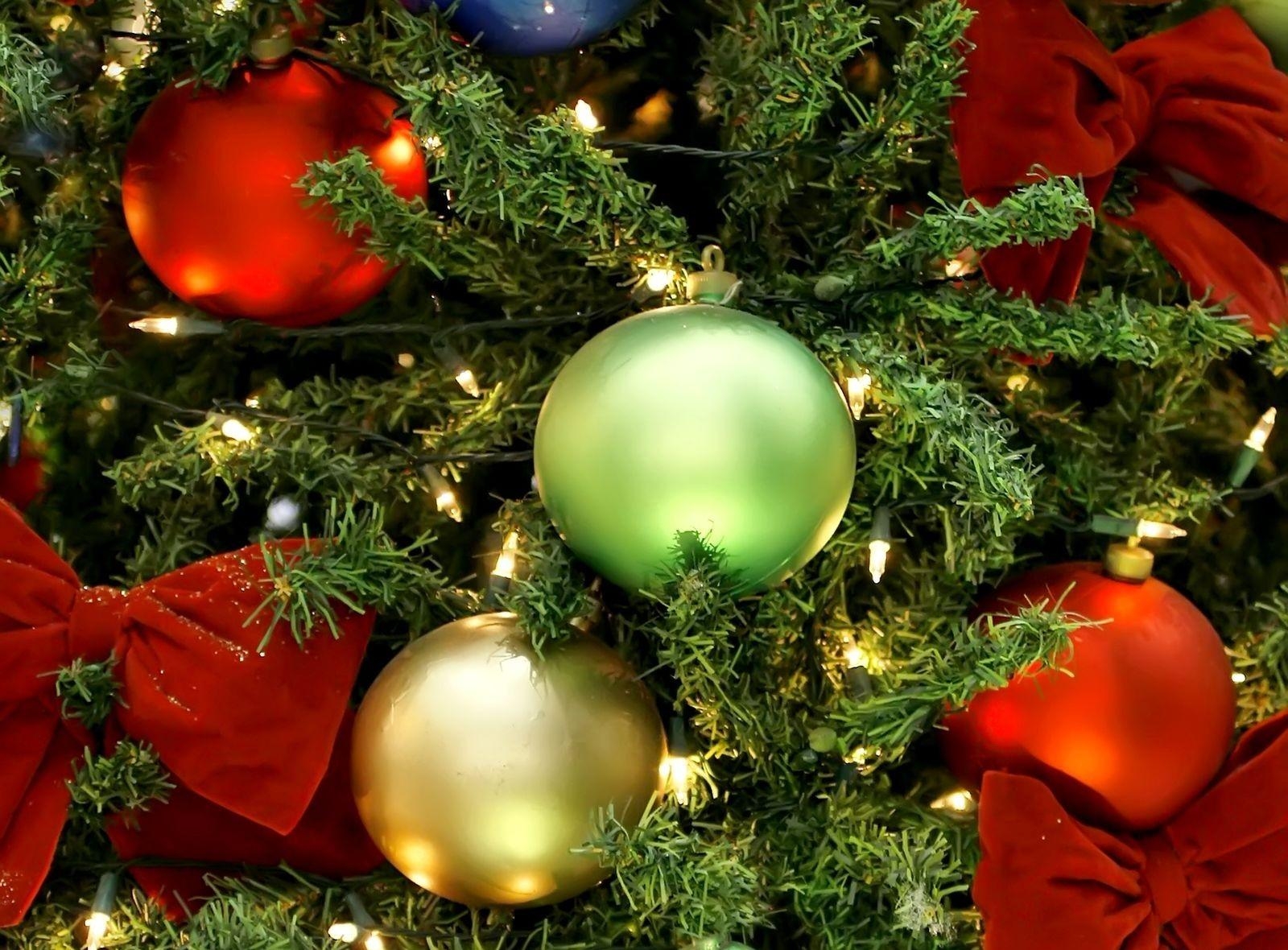 holidays, new year, christmas, holiday, close up, christmas decorations, christmas tree toys, christmas tree, garland, balls, bows, garlands High Definition image