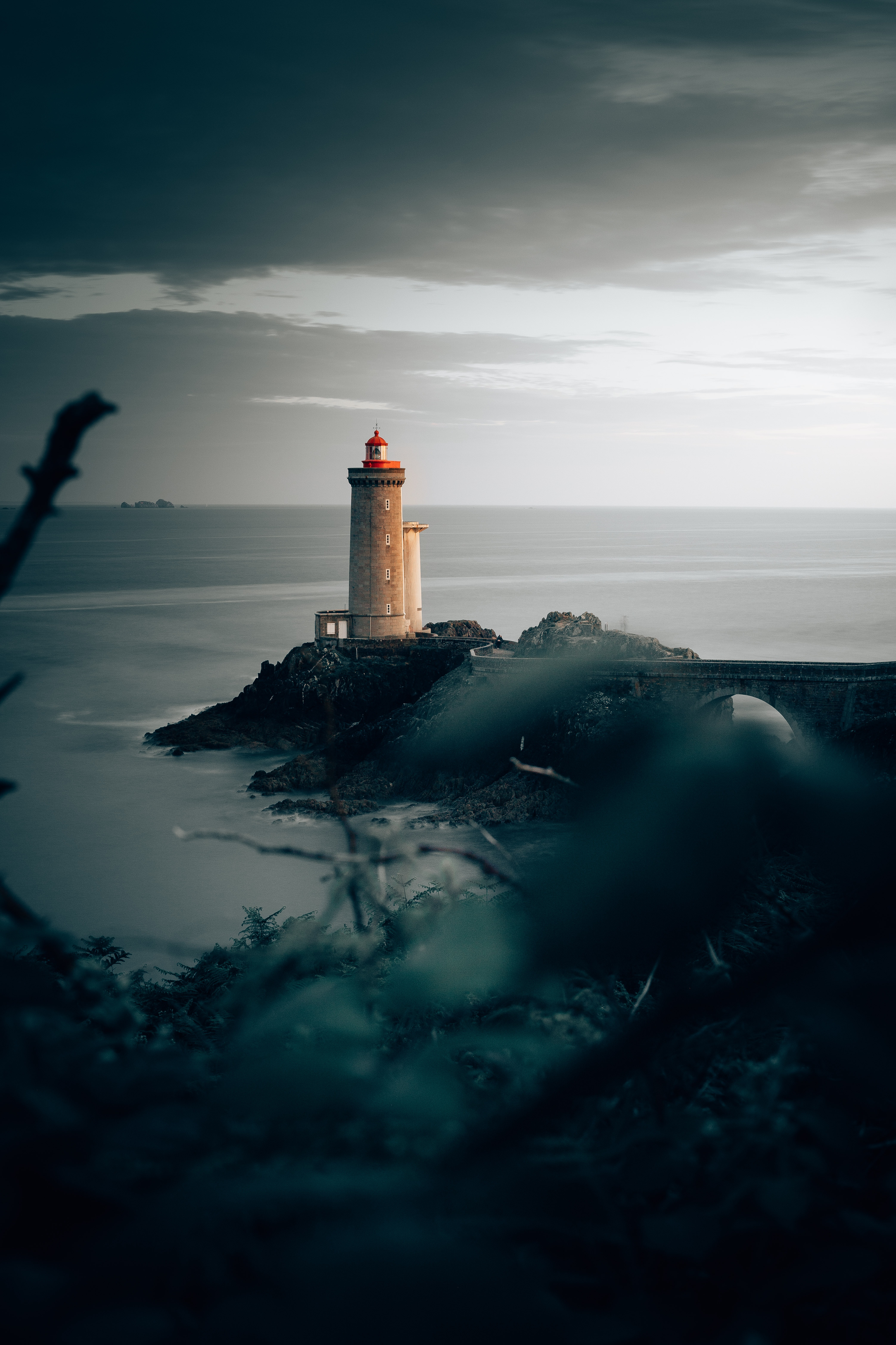 Handy-Wallpaper Horizont, Natur, Frankreich, Sea, Leuchtturm kostenlos herunterladen.