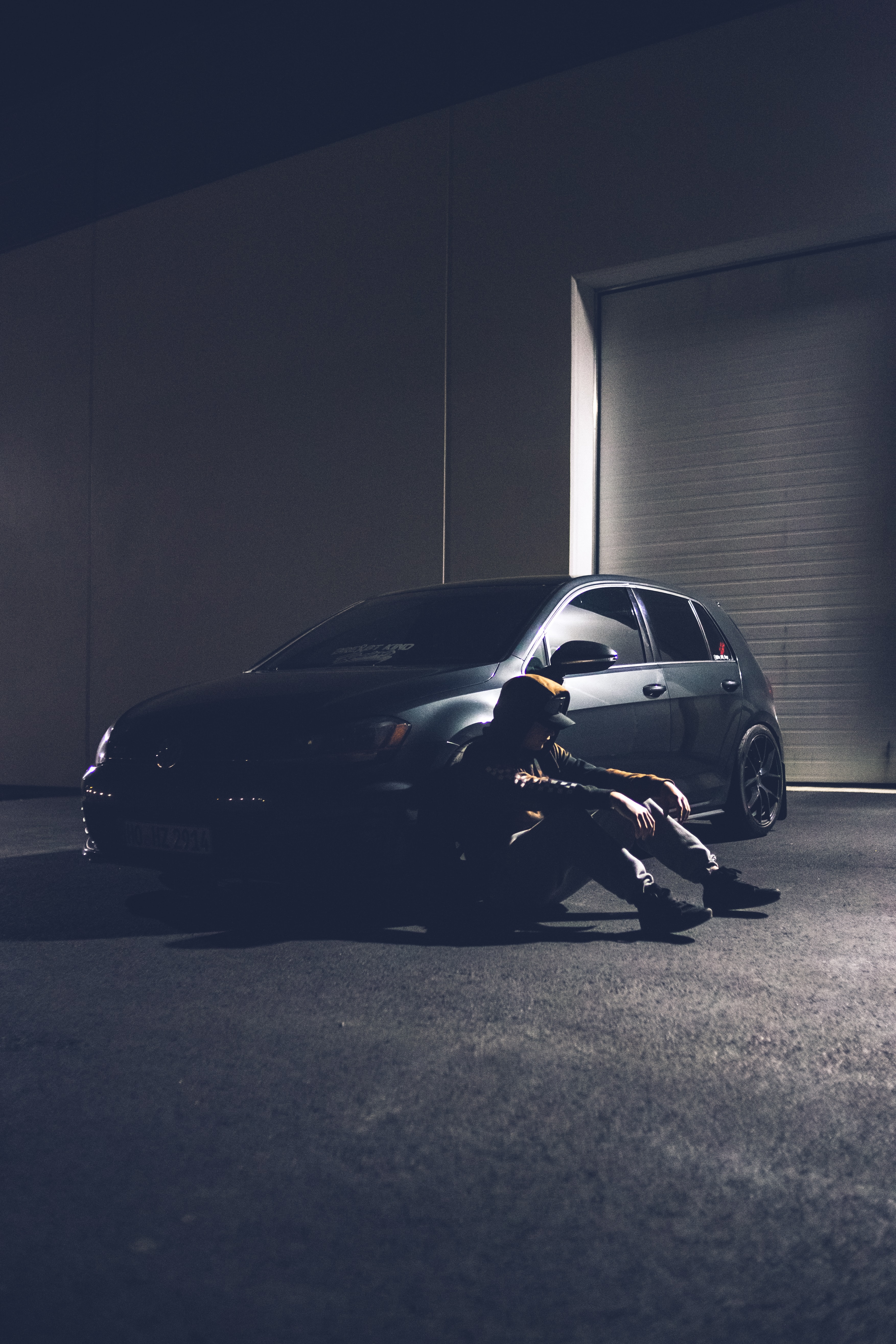 vertical wallpaper loneliness, sadness, alone, cars, car, machine, cap, lonely, sorrow