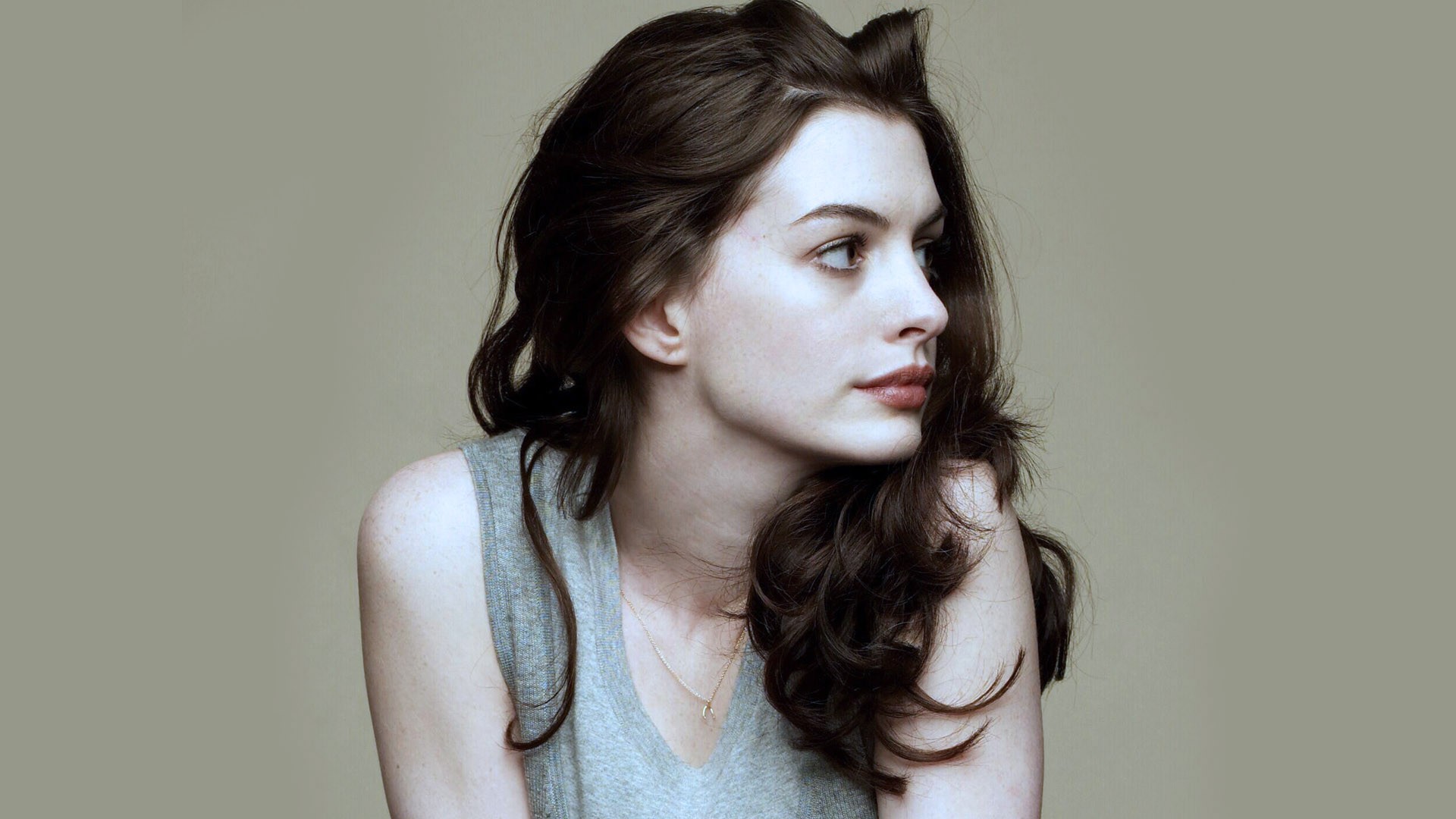 Anne Hathaway  8k Backgrounds