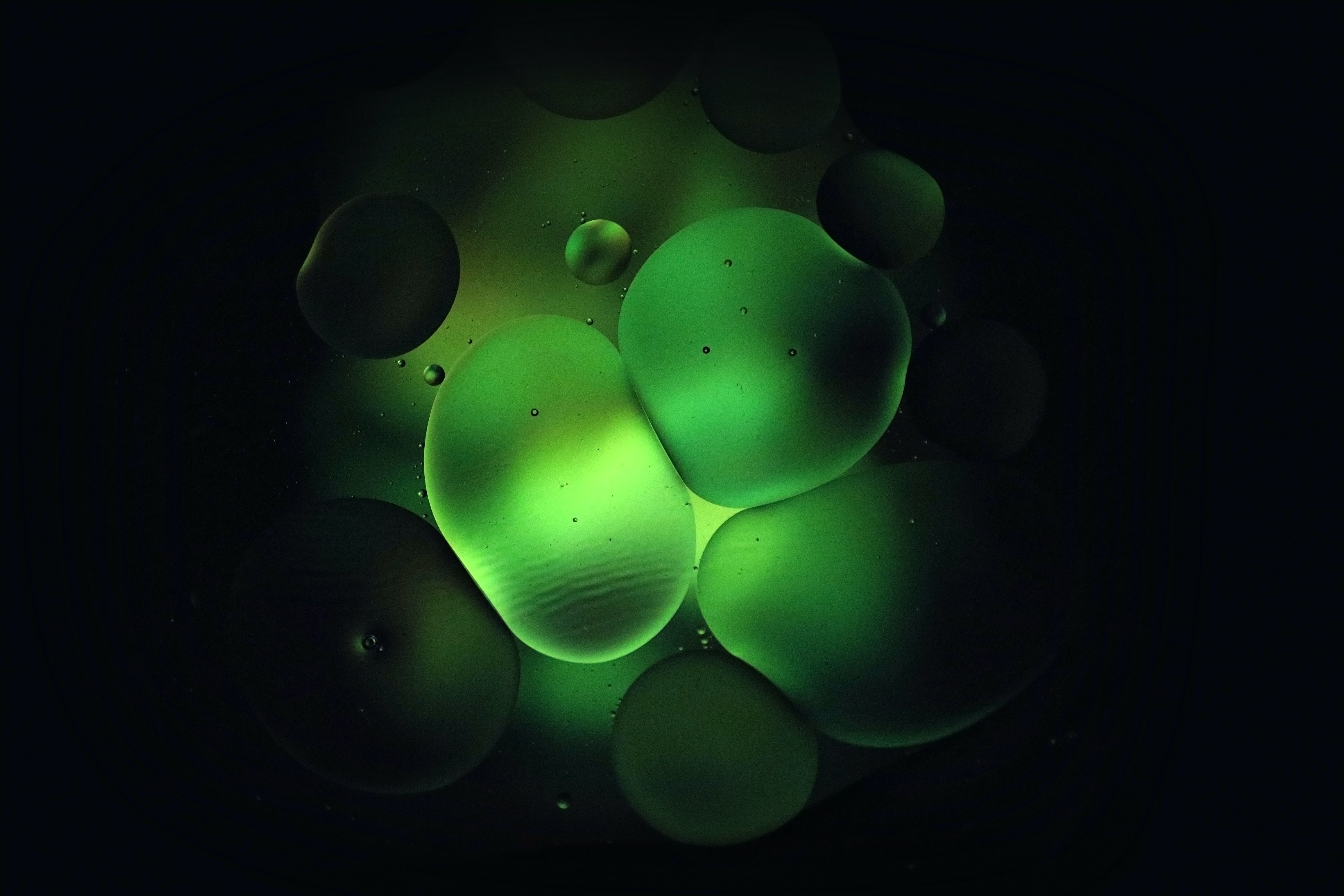 Download mobile wallpaper Bubble, Water, Glow, Dark, Abstract for free.