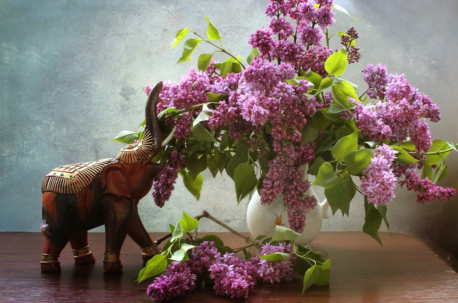 Free download wallpaper Lilac, Flower, Vase, Elephant, Man Made on your PC desktop