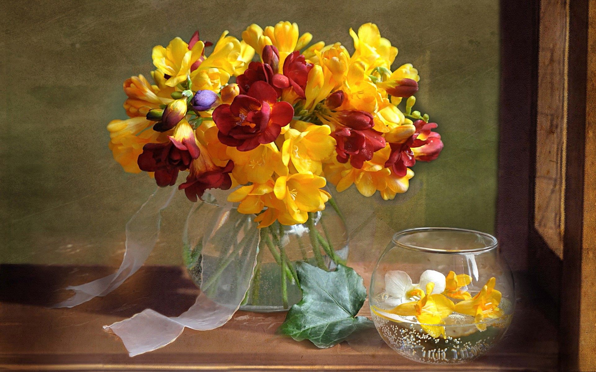 Download mobile wallpaper Bouquet, Vase, Flowers, Water for free.