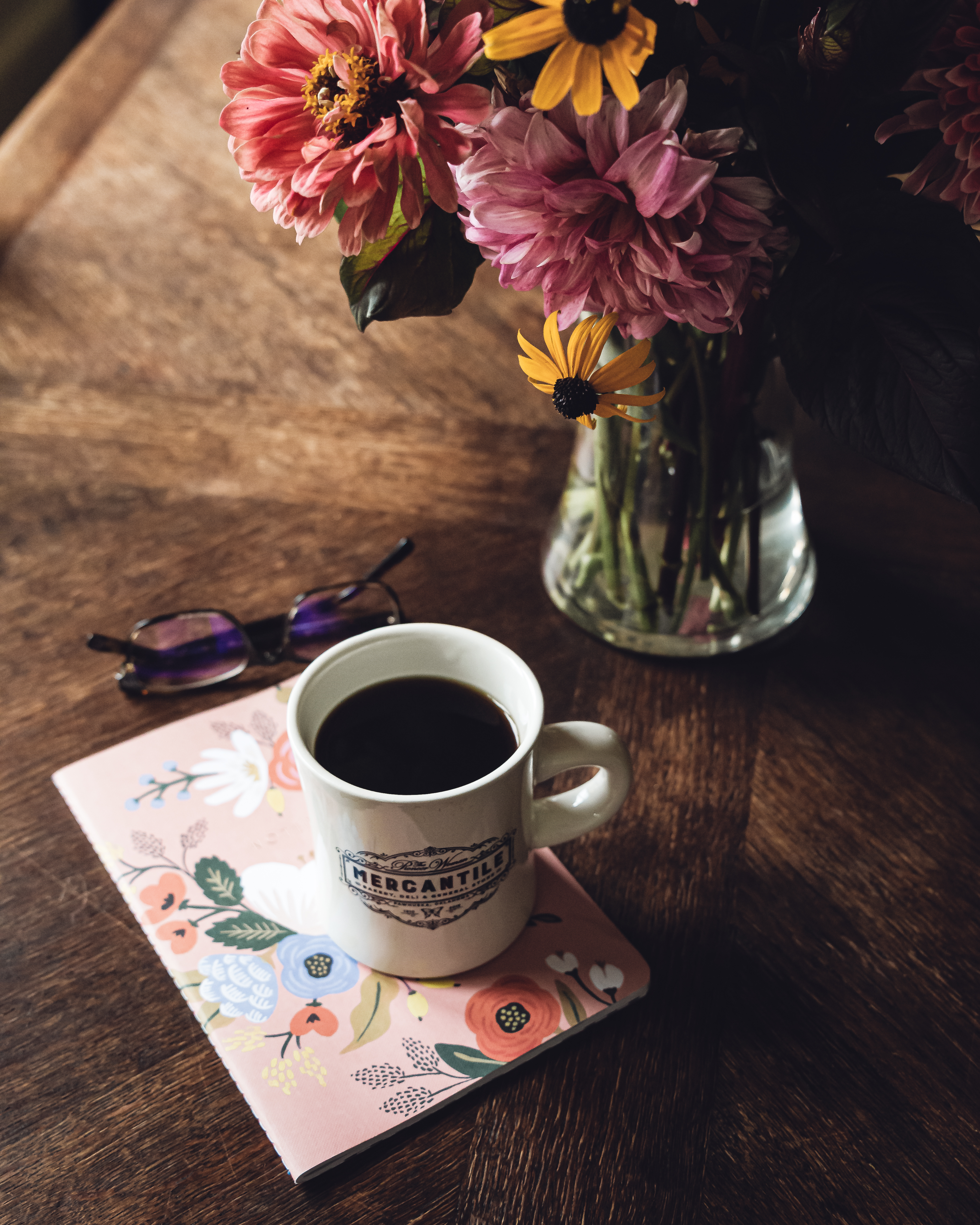 notebook, mug, spectacles, coffee, miscellanea, miscellaneous, cup, bouquet, notepad, glasses