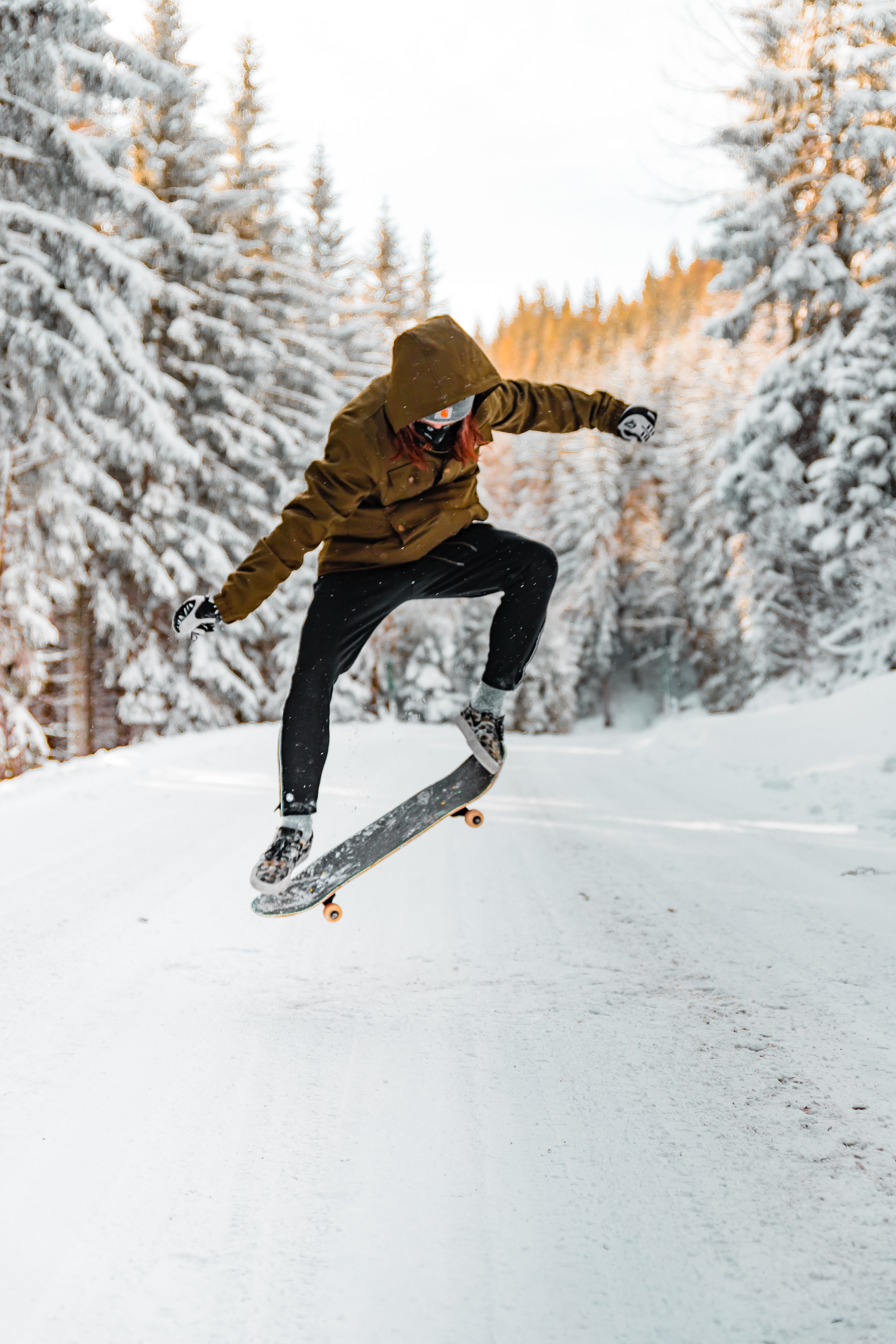 106521 Hintergrundbild herunterladen sport, winter, schnee, prallen, springen, trick, skateboardfahrer, skateboarder, skateboard - Bildschirmschoner und Bilder kostenlos