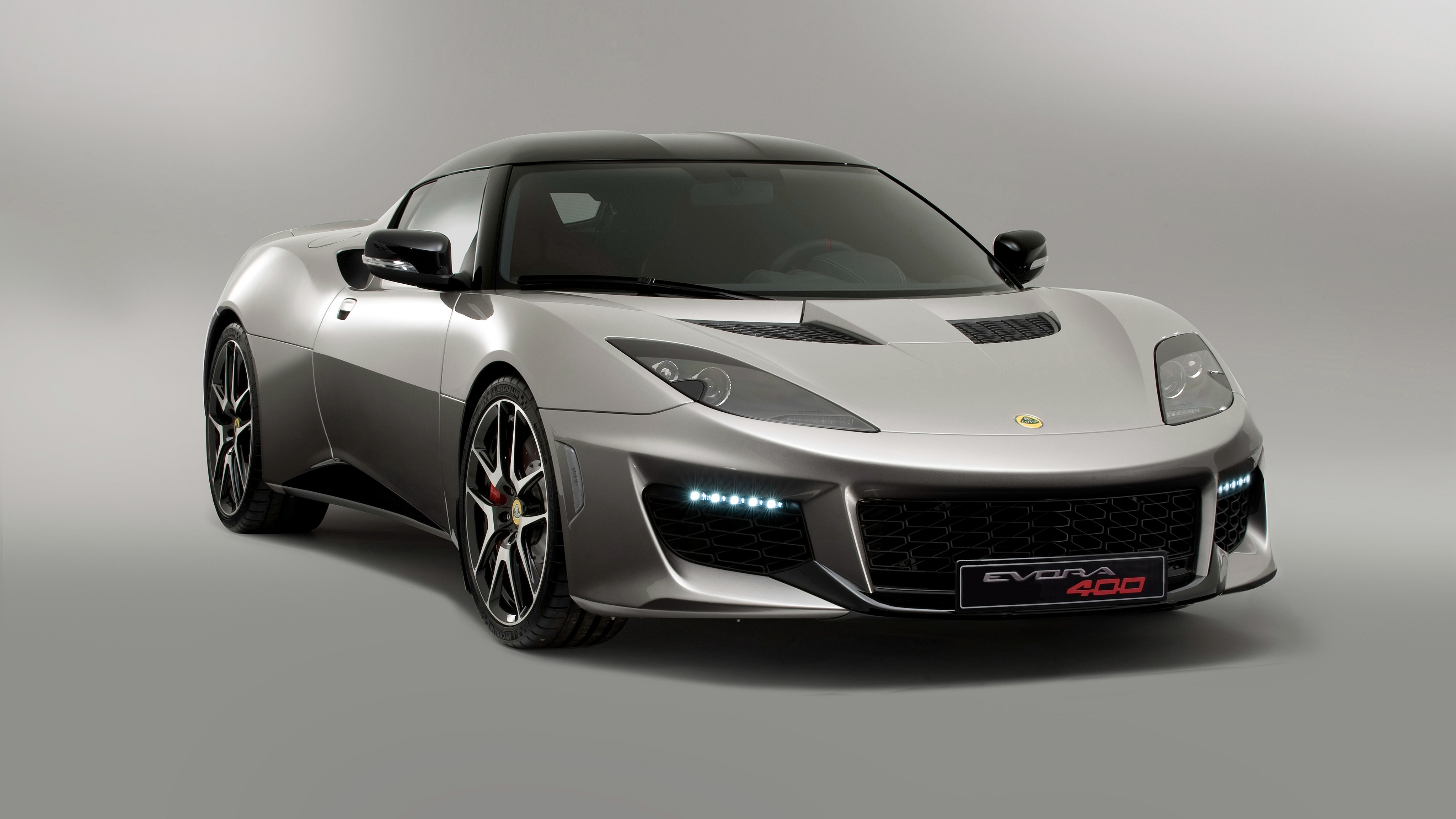 Машина Lotus Evora gt4