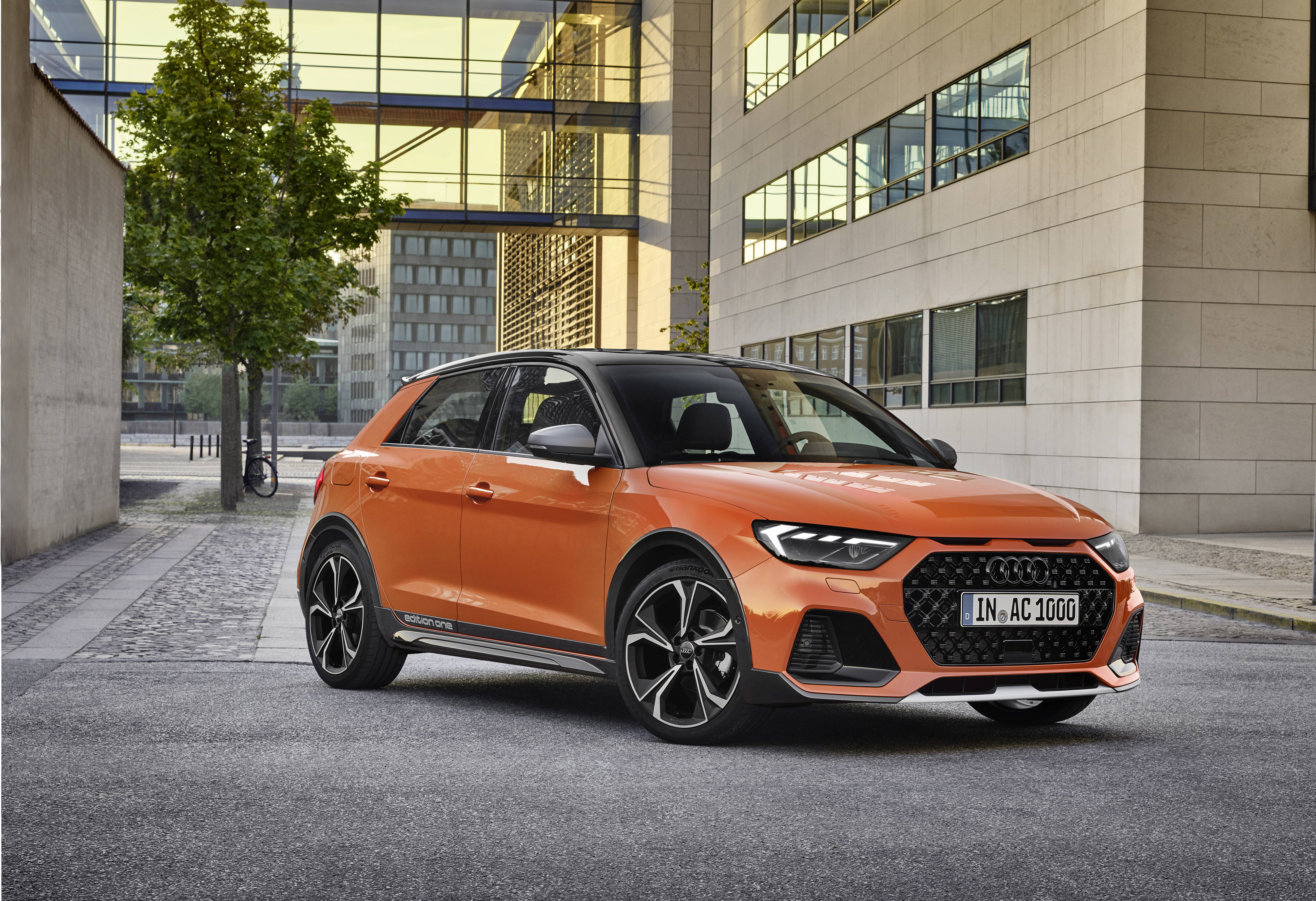 2020 1 году. Audi a1 2021. Audi a1 Sportback 2020. Audi a1 CITYCARVER. Ауди новая модель 2022.