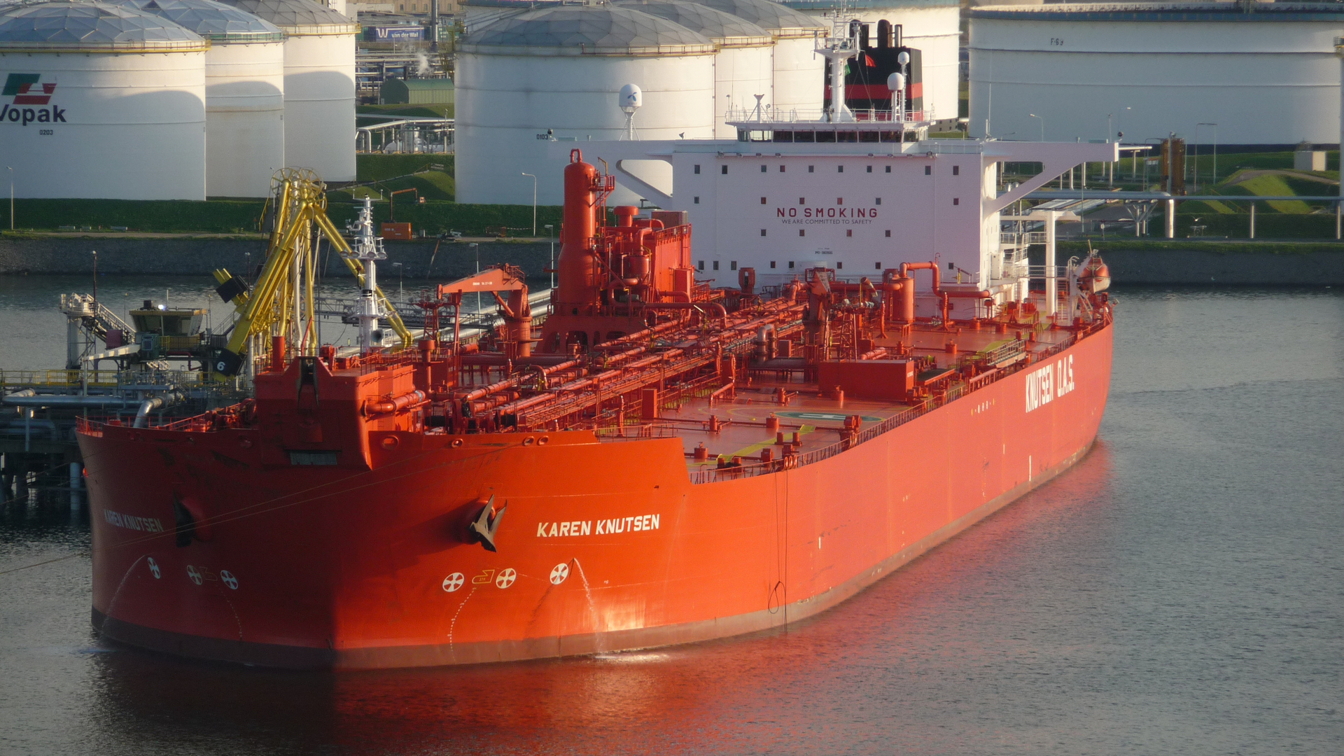 Russia's shadow fleet of tankers may help avoid oil sanctions