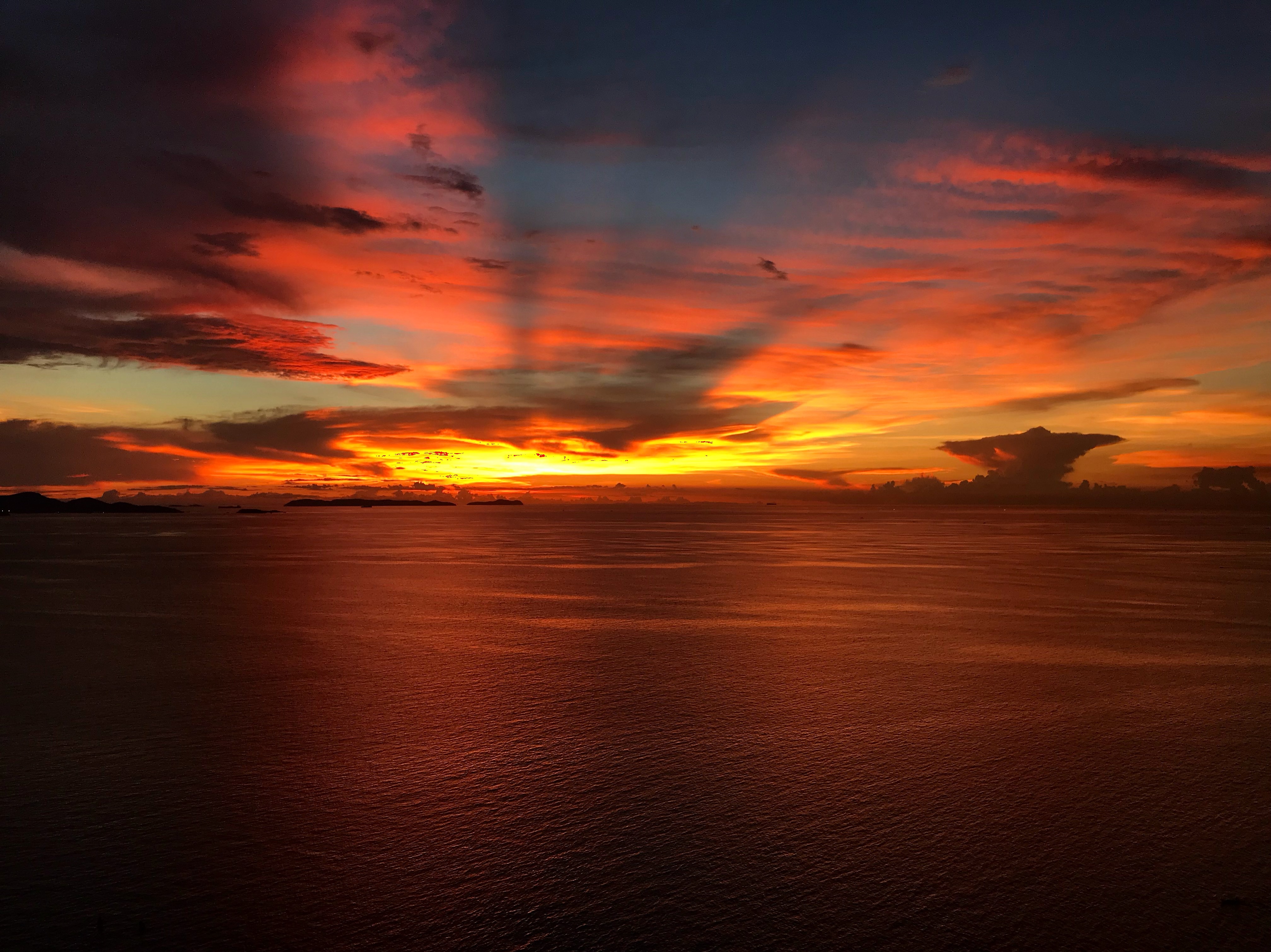 Download mobile wallpaper Clouds, Dusk, Horizon, Sky, Twilight, Sea, Sunset, Nature for free.