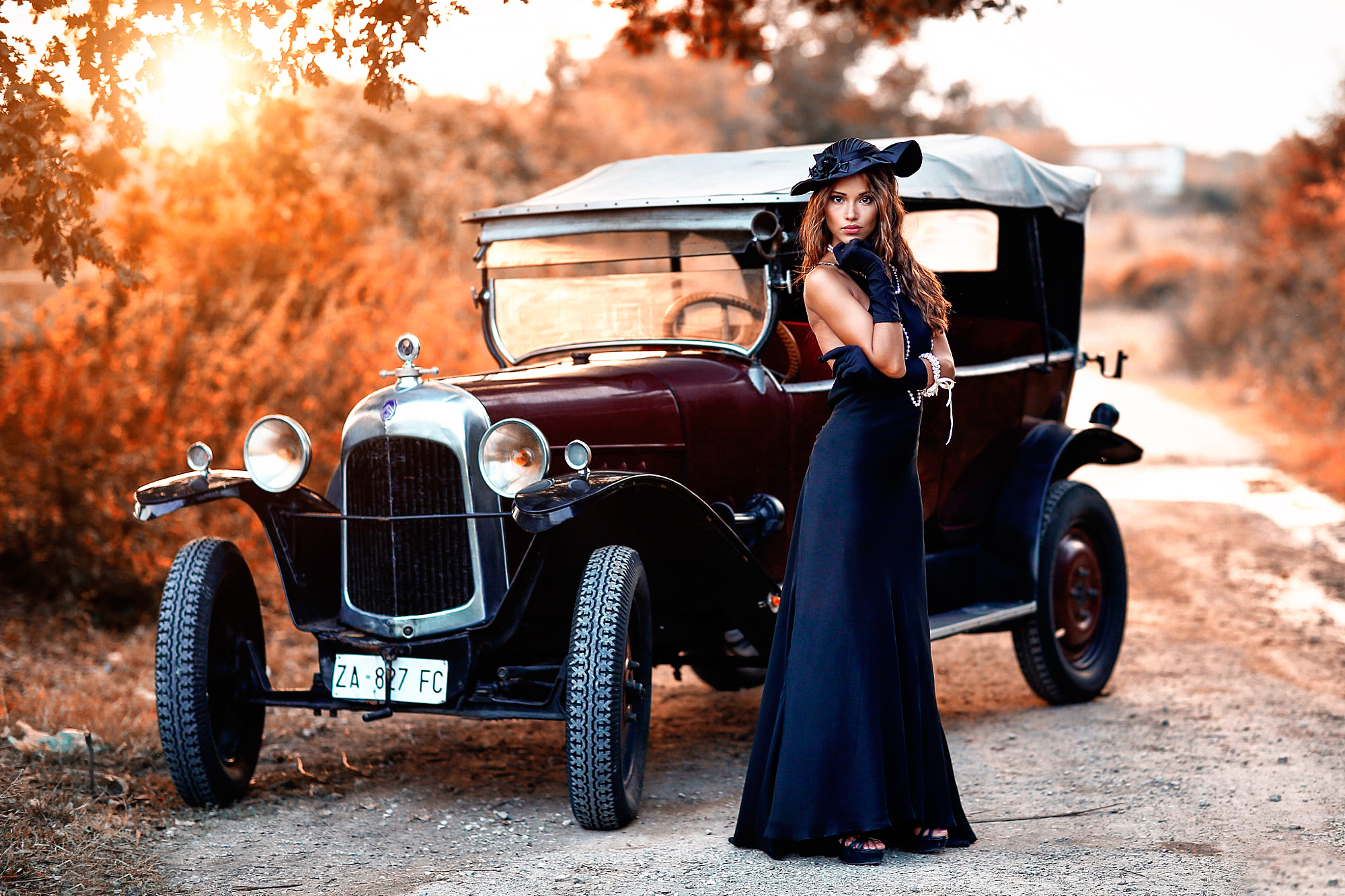 vintage car, girls & cars, women, blue dress, brunette, hat, model, outdoor